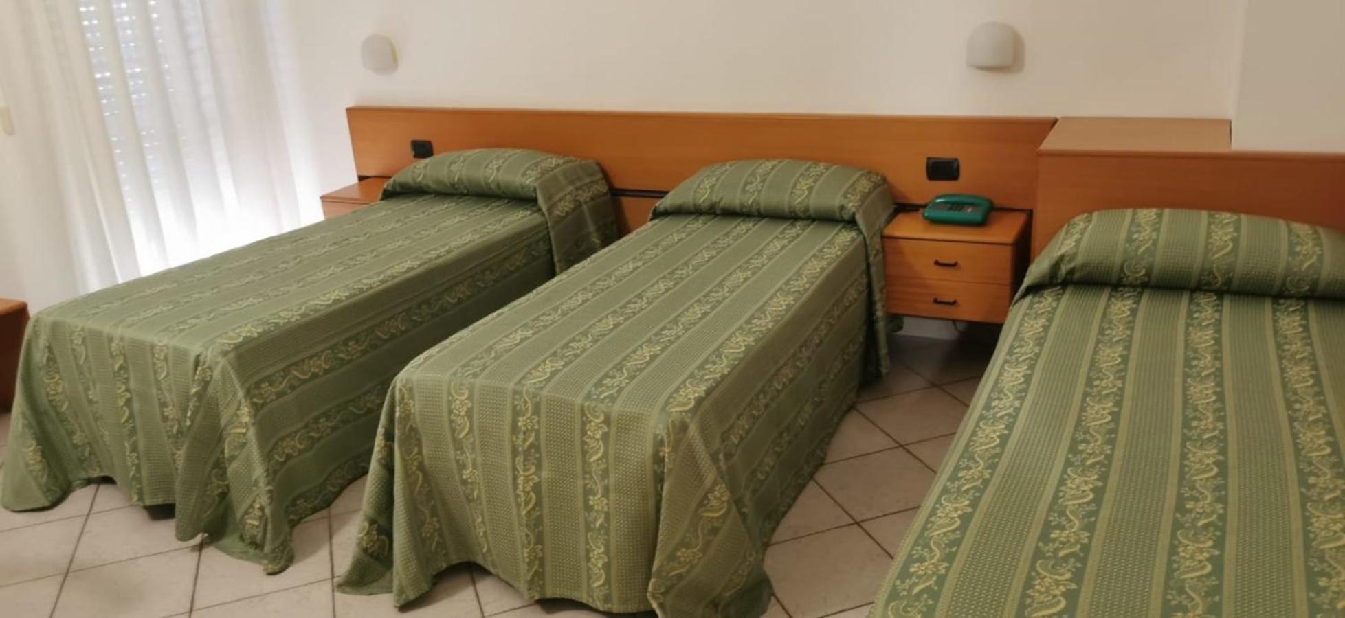 Triple Room with Private Bathroom - Photo 4