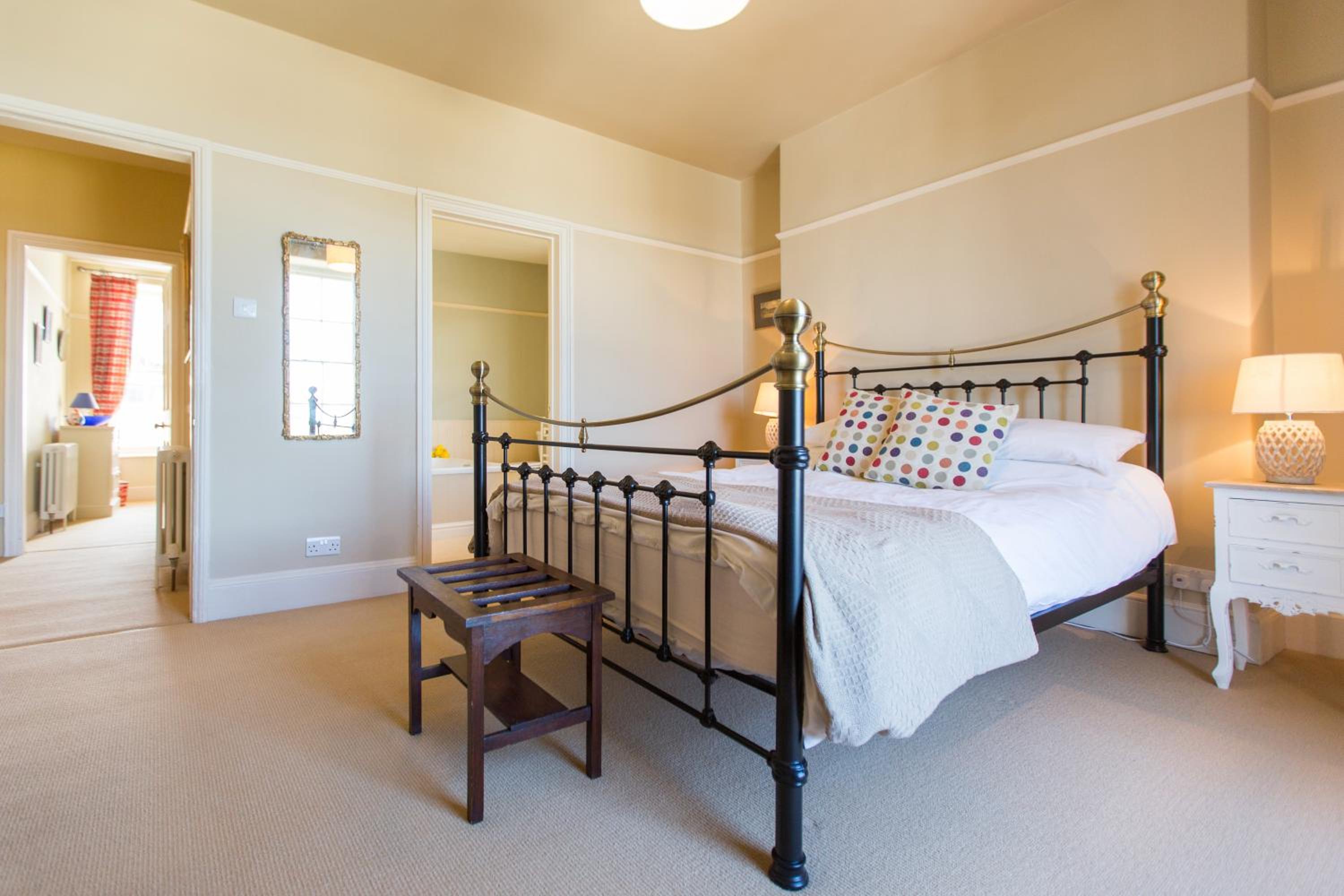 Four-Bedroom House photo 1