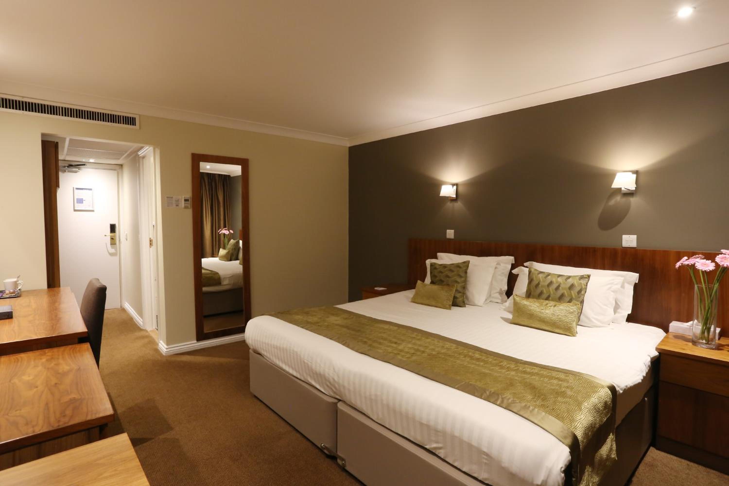 Club Double or Twin Room - Photo 5