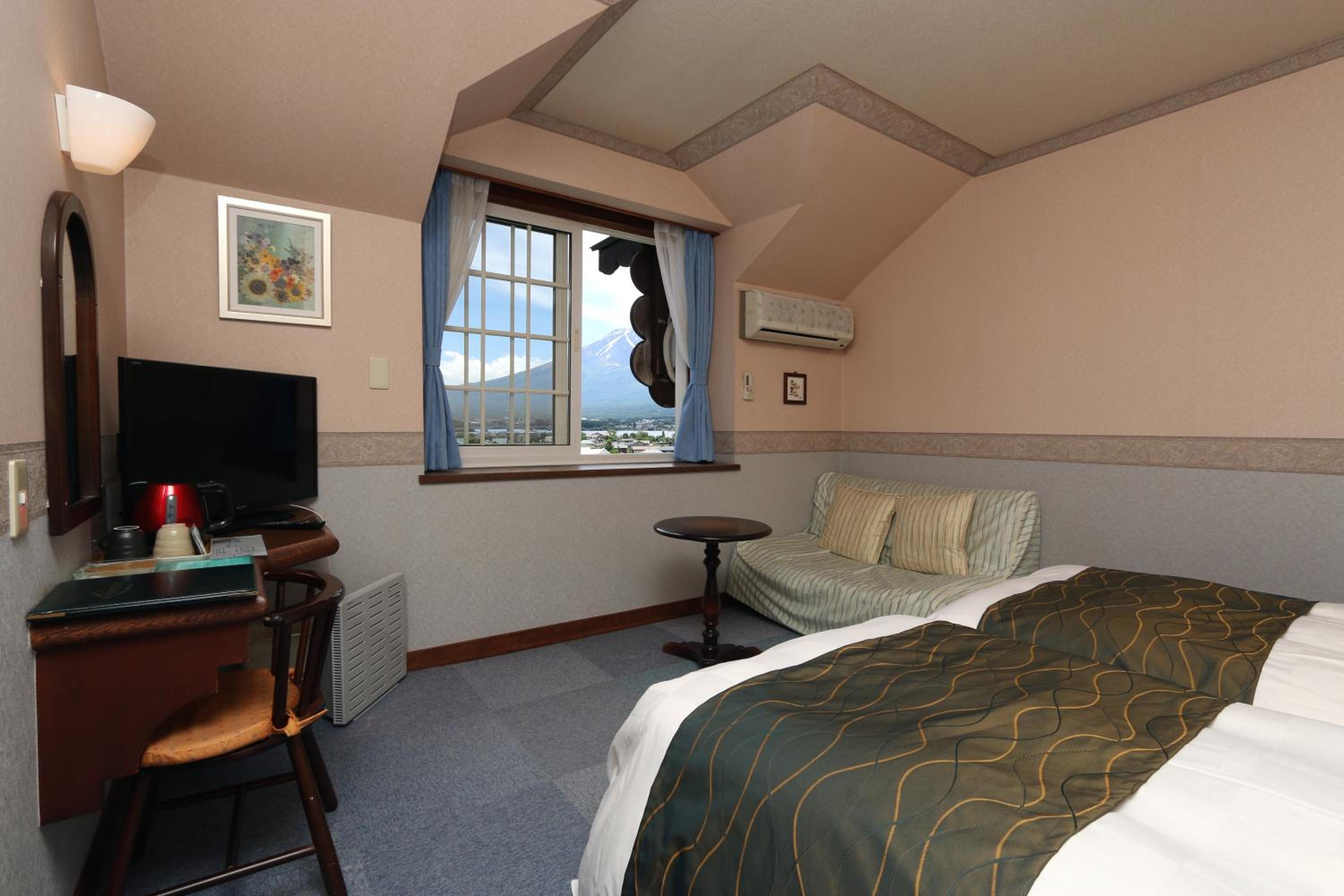 Twin Room with Mt. Fuji View - Non-Smoking photo 1