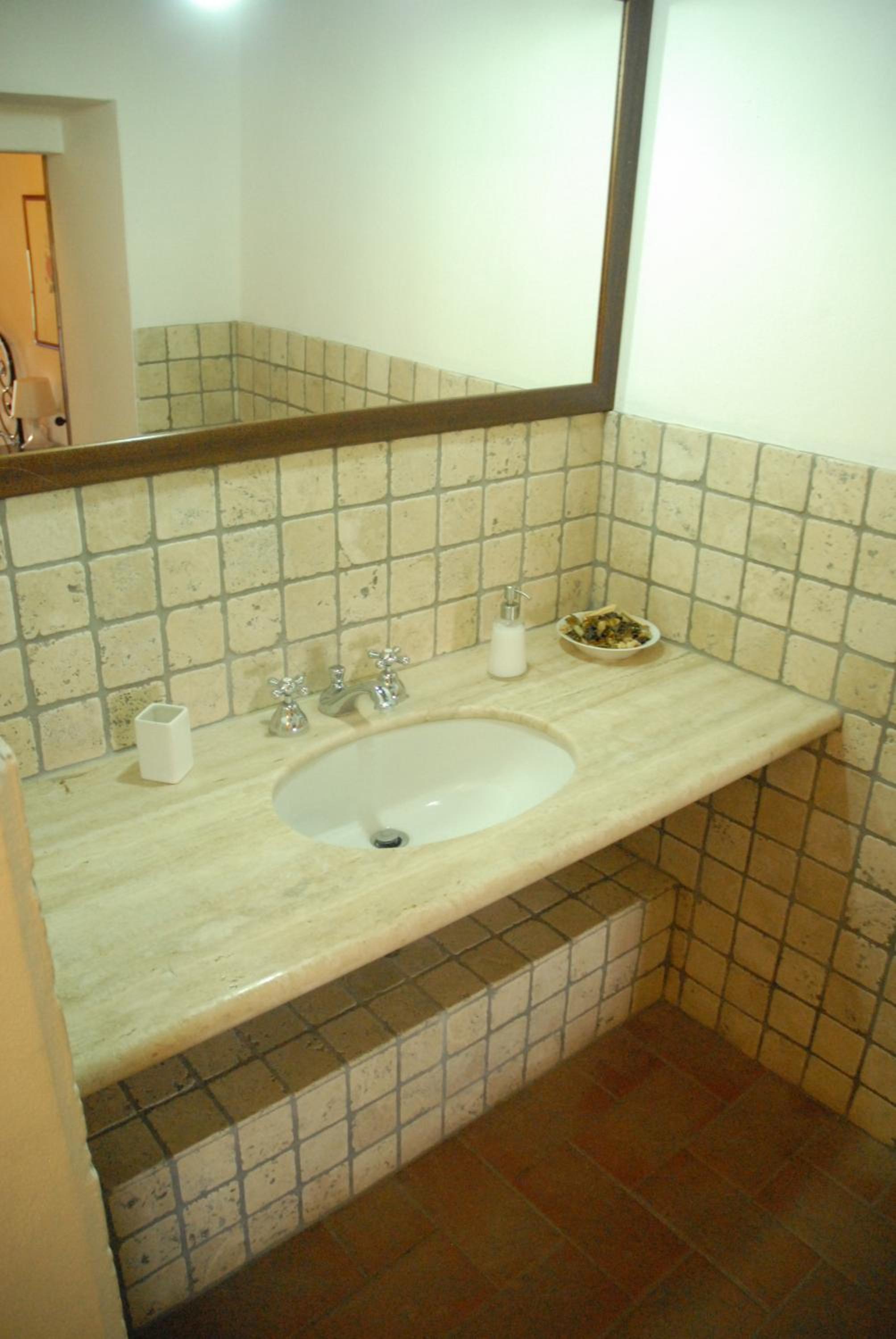 Double Room - Photo 18