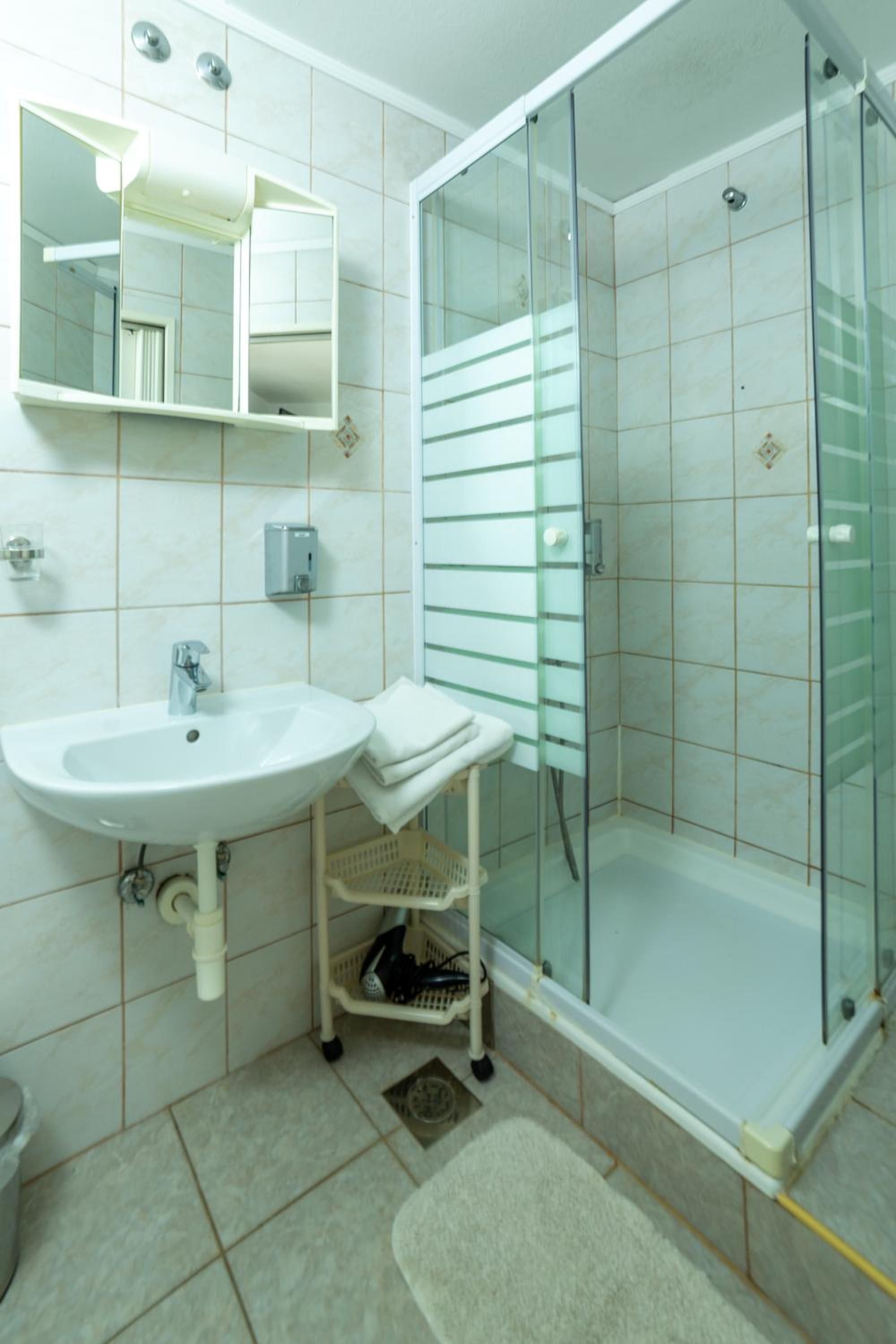 Double Room - Photo 4
