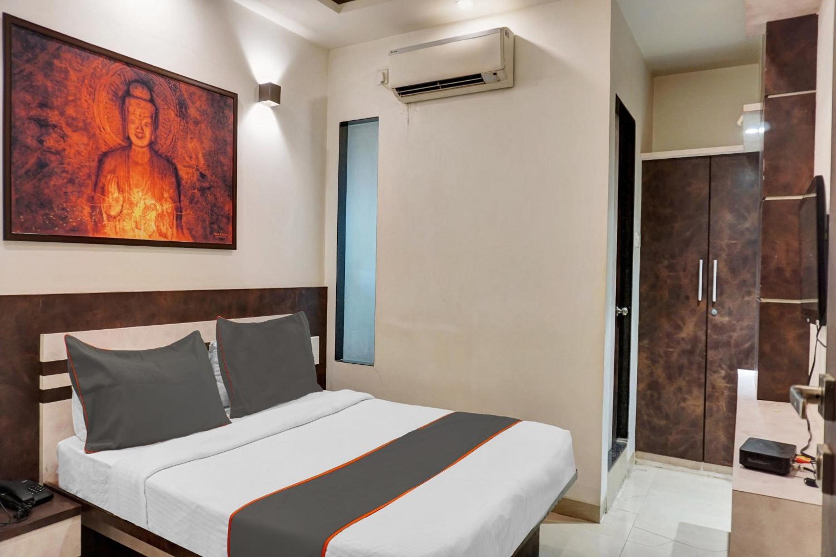 Deluxe Room - Photo 1