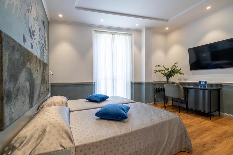 Superior Triple Room