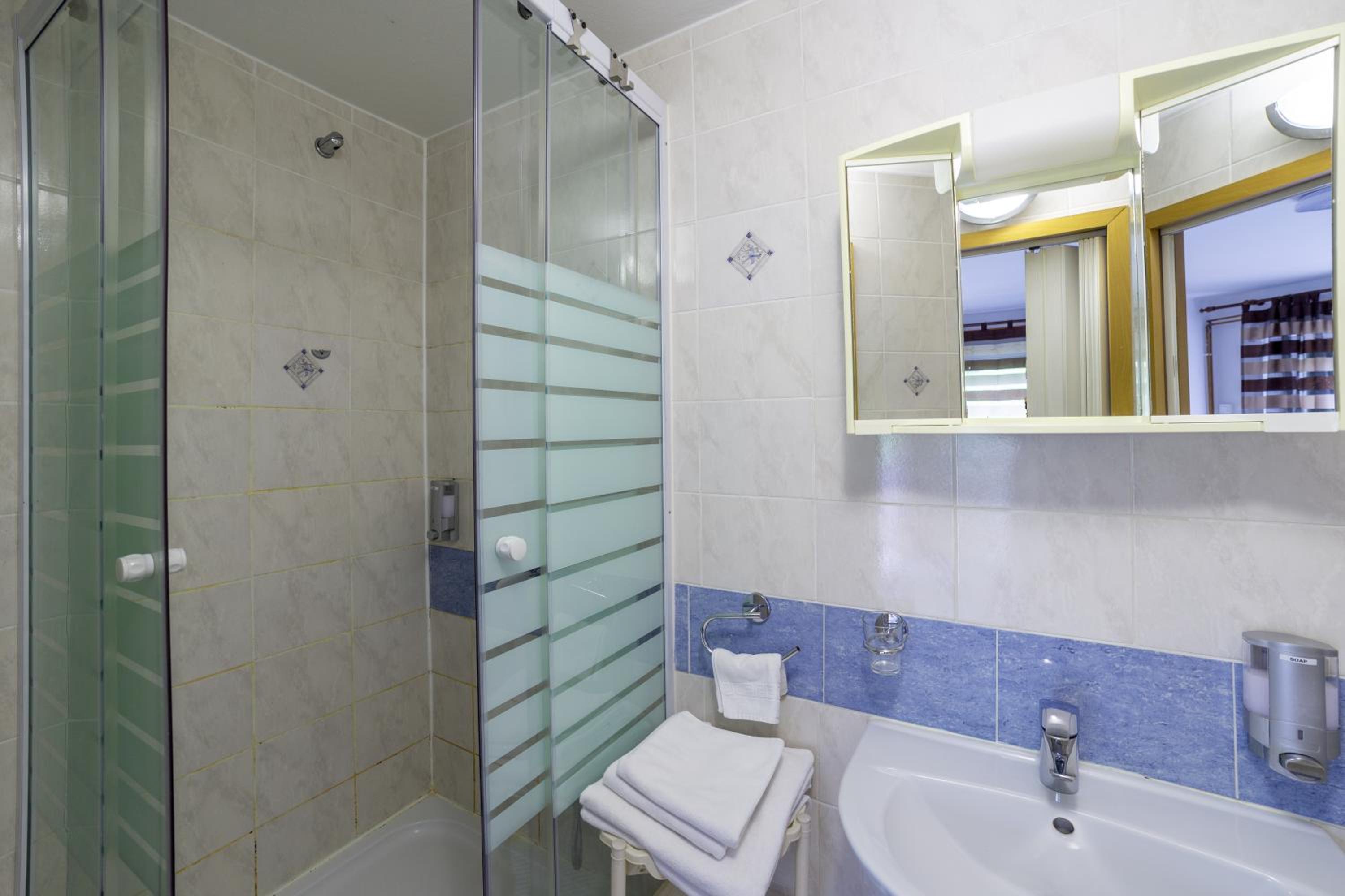 One-Bedroom Apartment - Photo 8