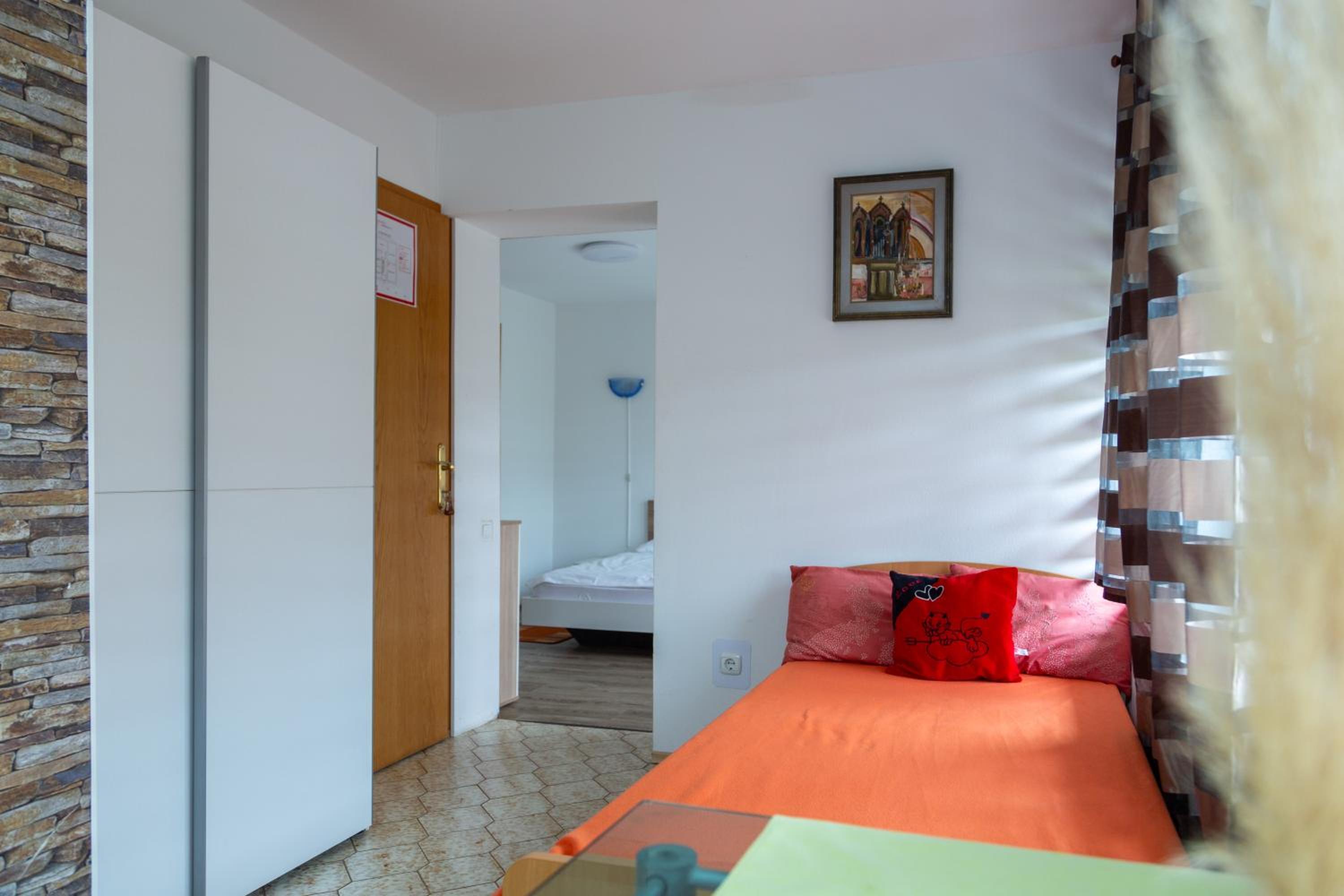 One-Bedroom Apartment - Photo 9