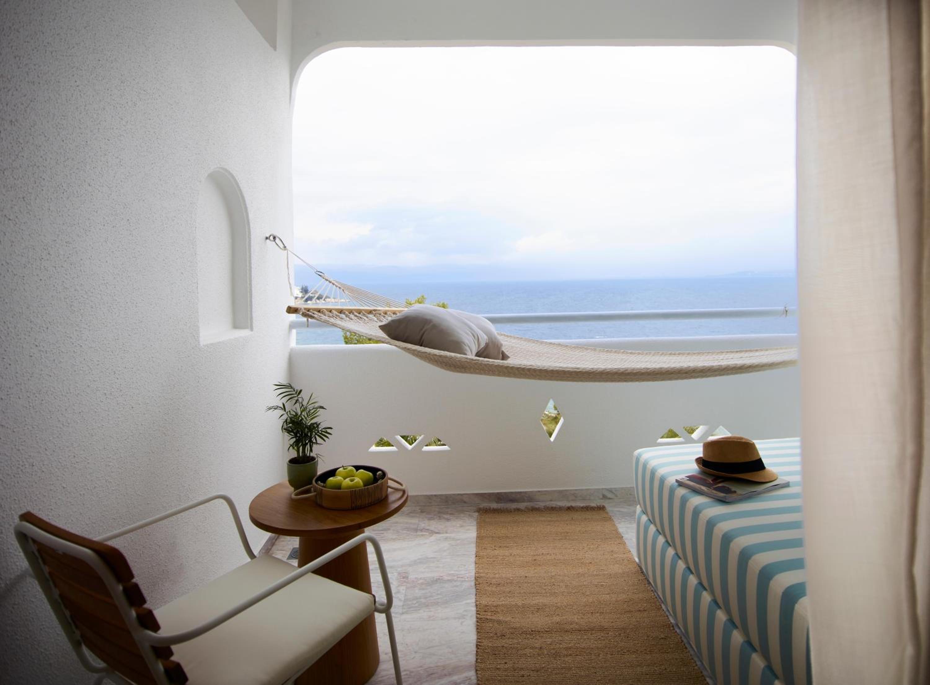 Superior Room with sea view - Photo 2