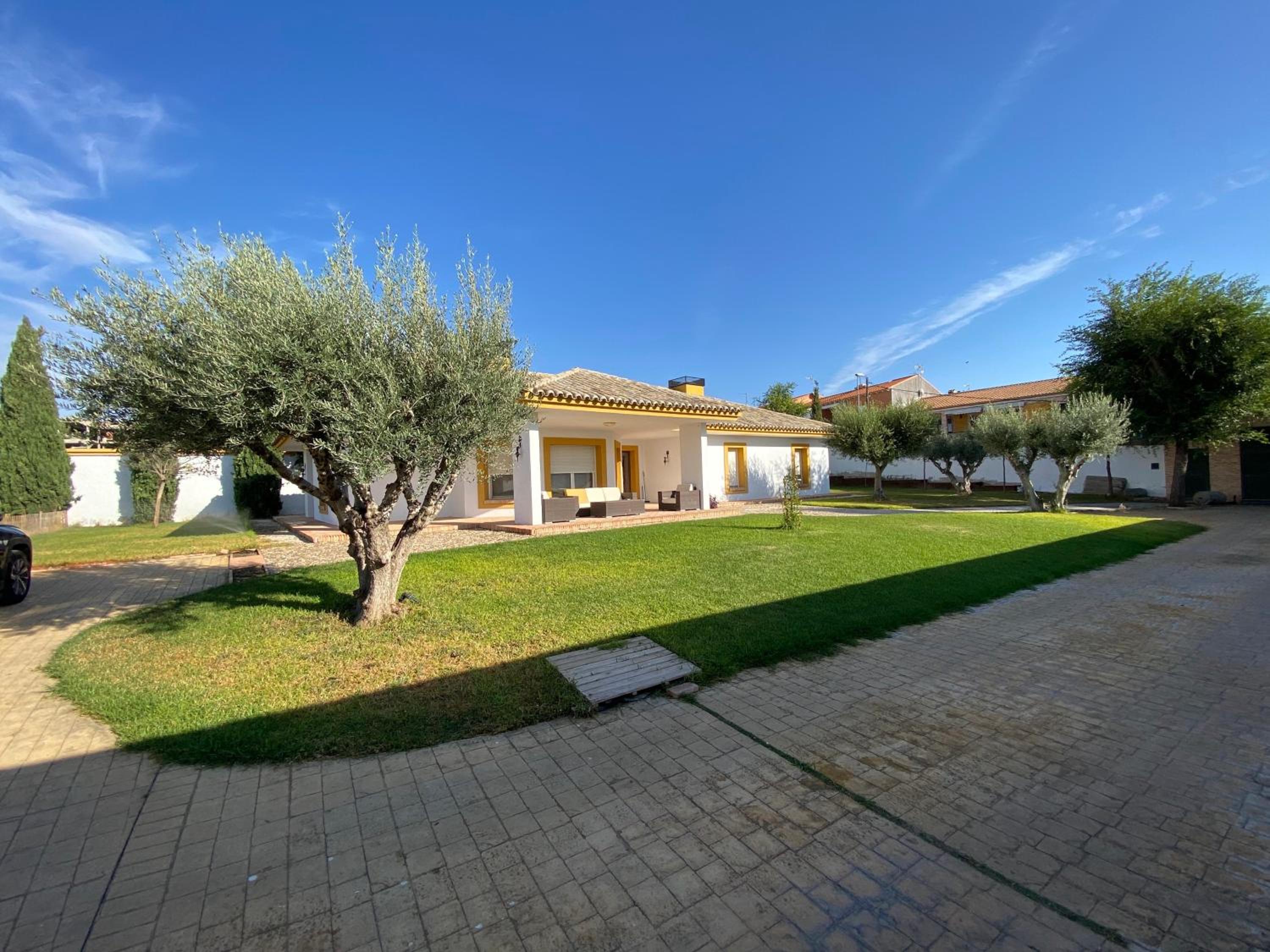 Villa photo 2