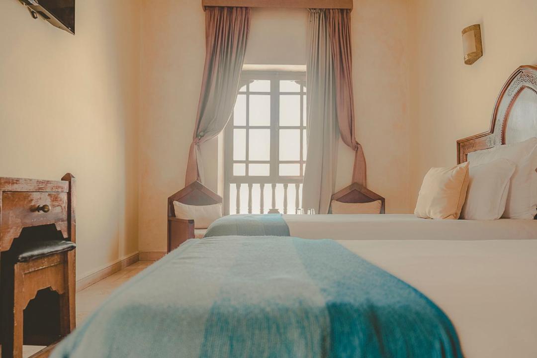 Standard Twin Room - Photo 12