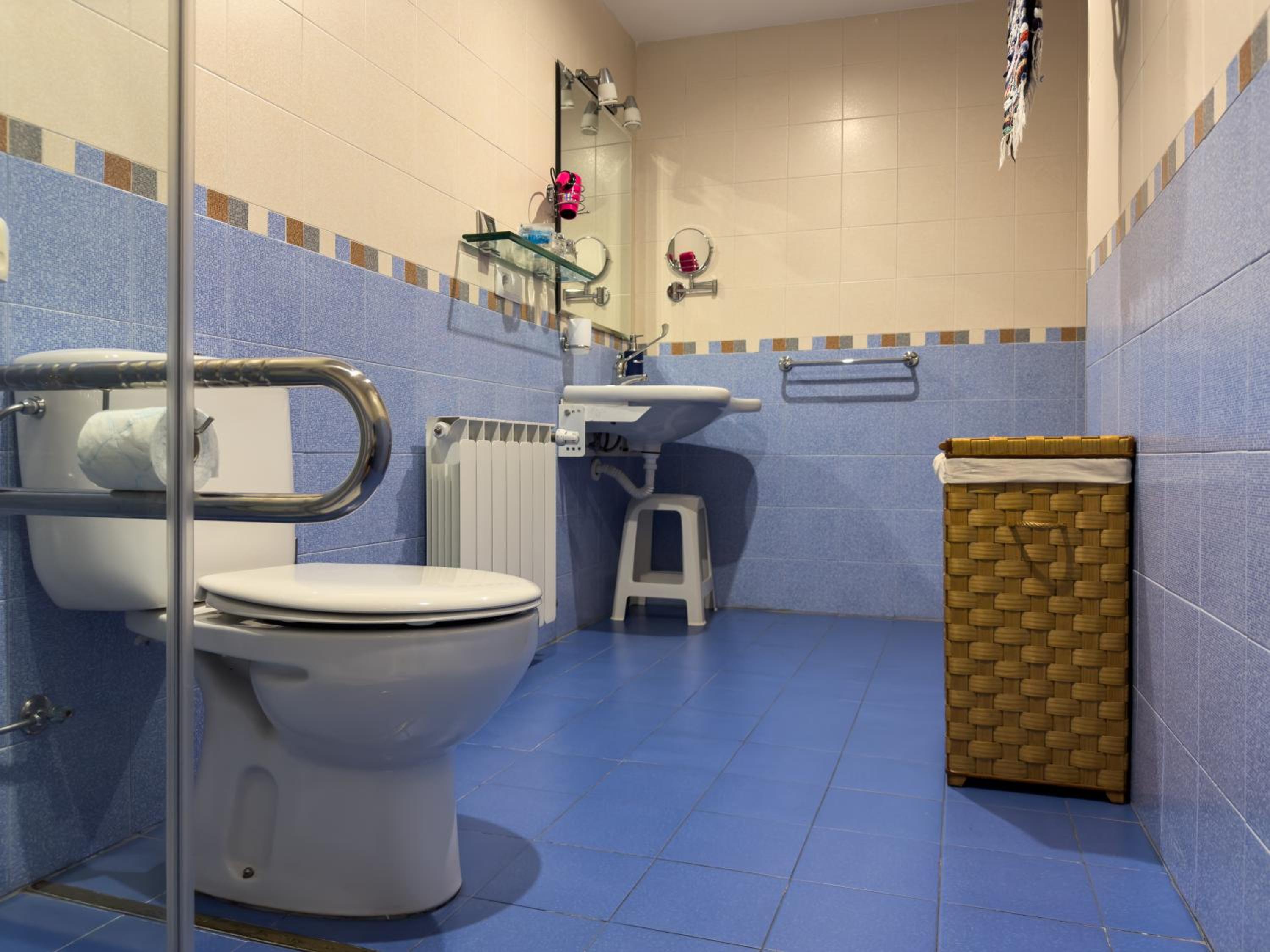 Double Room - Disability Access photo 3