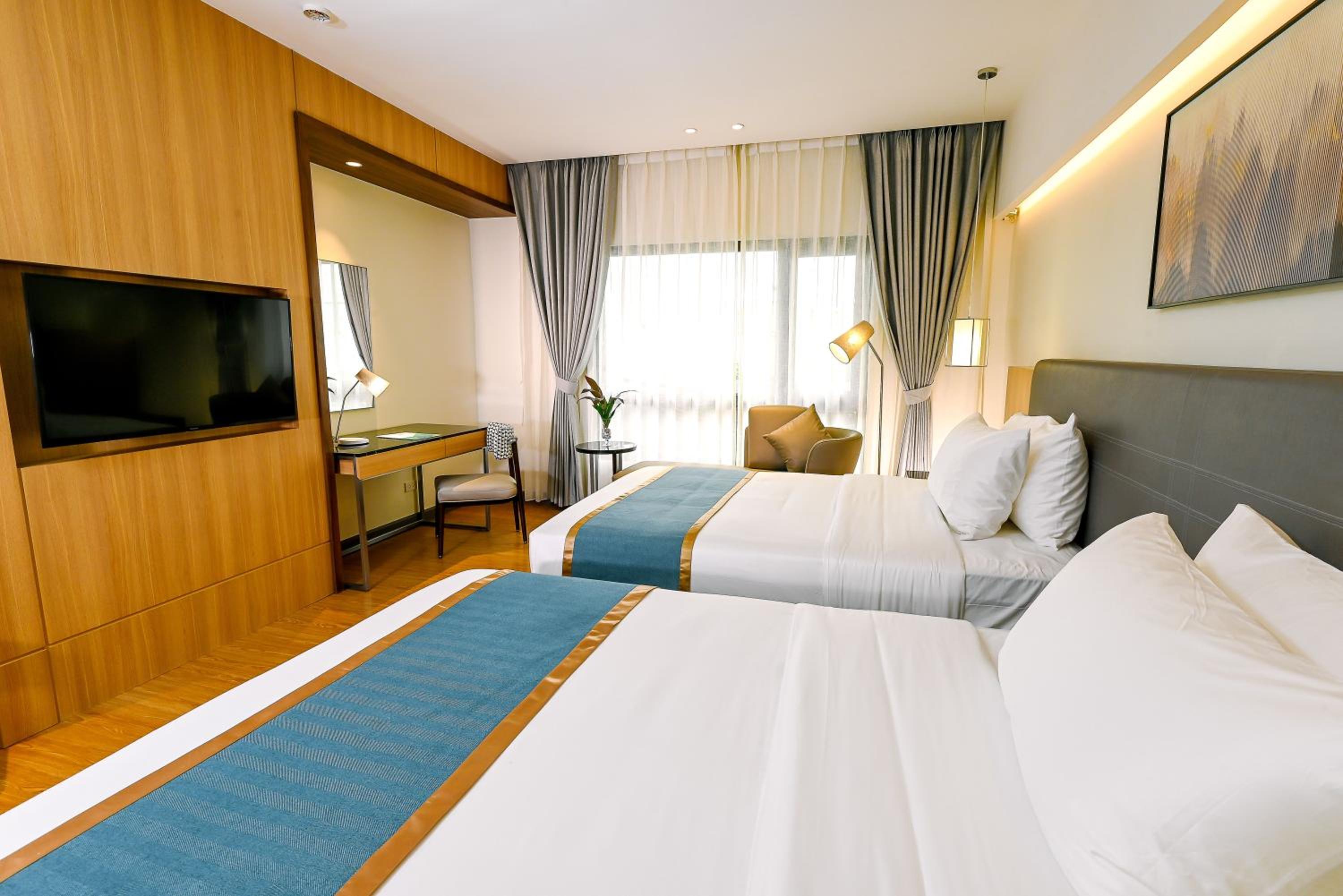 Deluxe Double or Twin Room - Photo 9