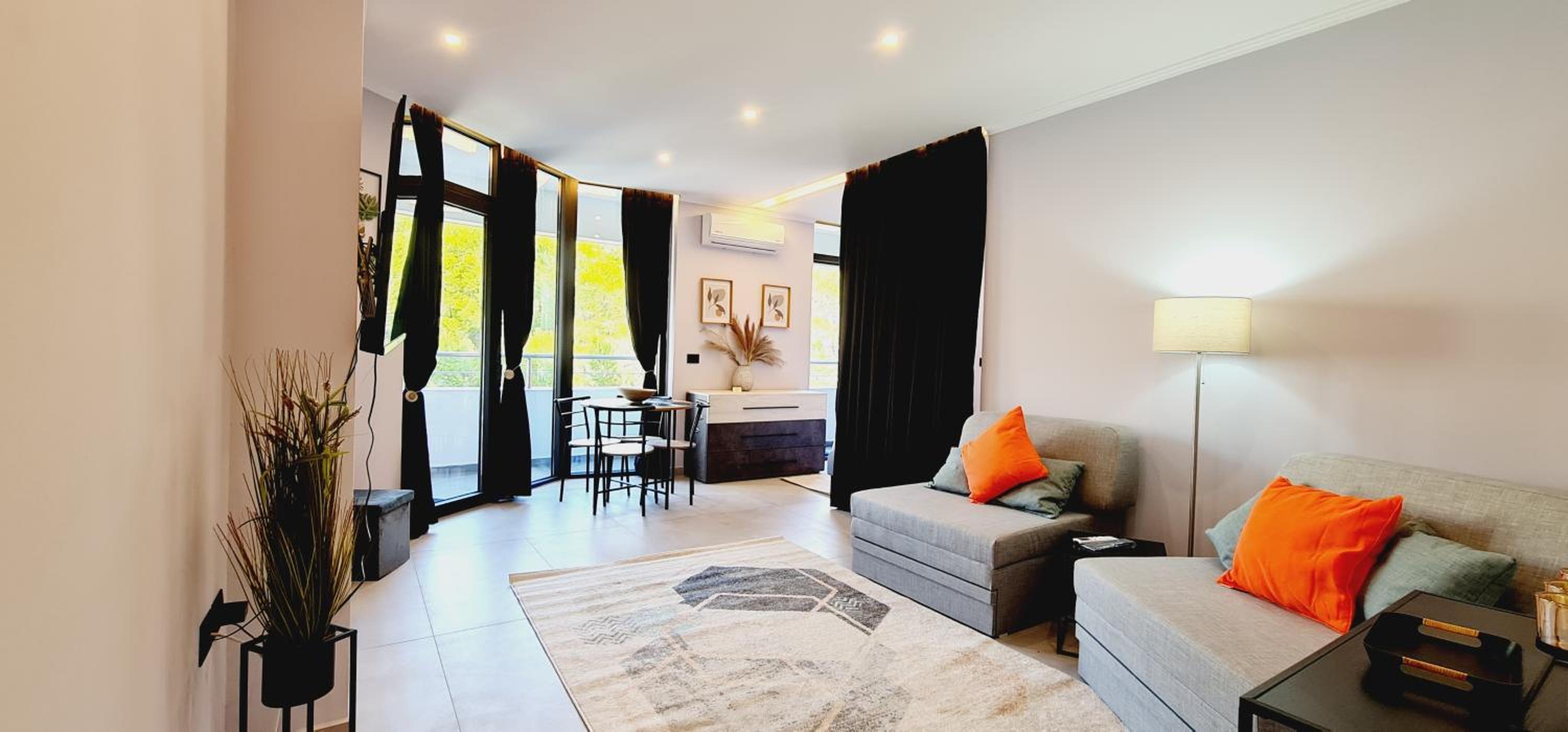One-Bedroom Apartment
