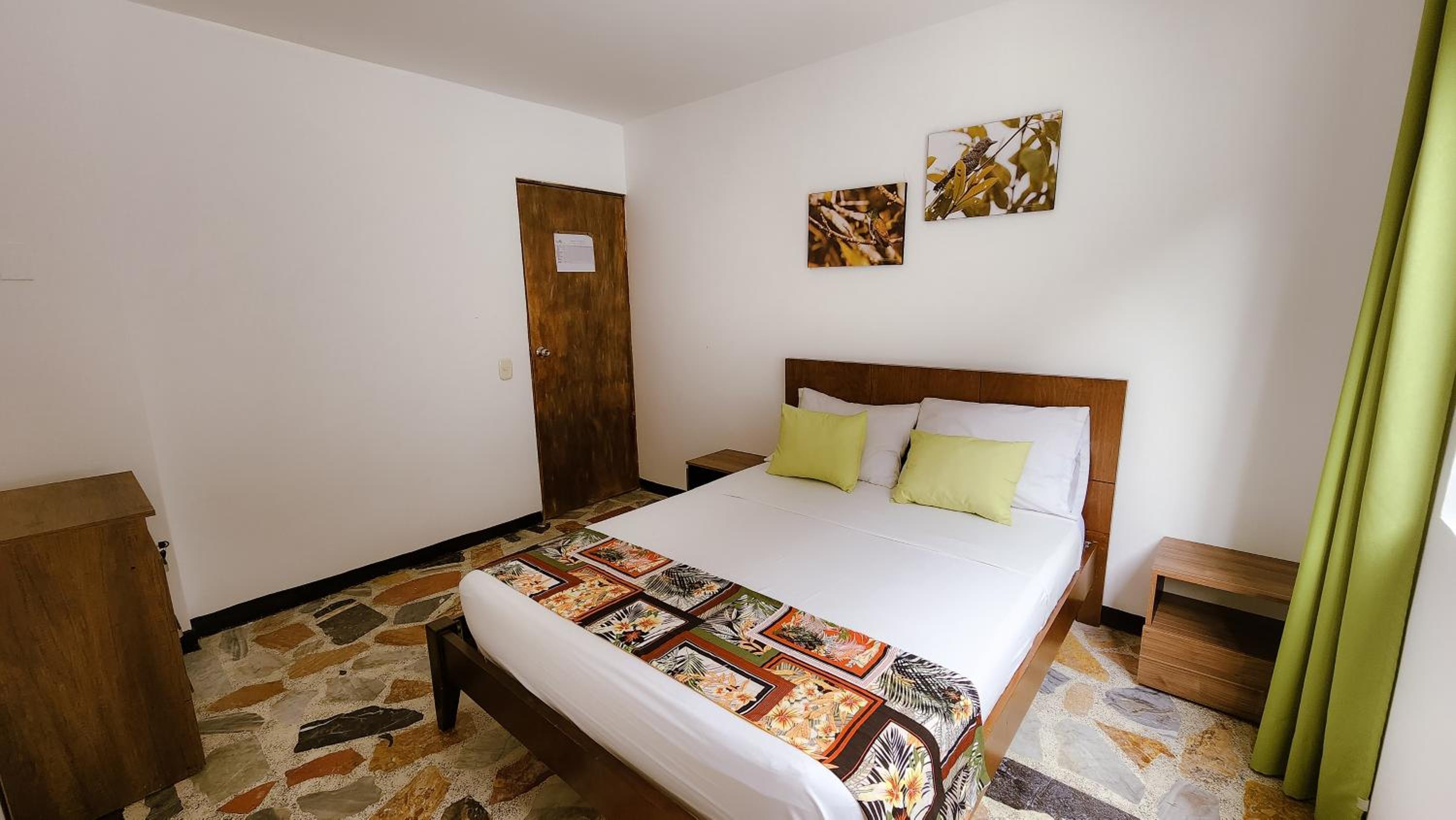 Standard Double Room with Shared Bathroom photo 1