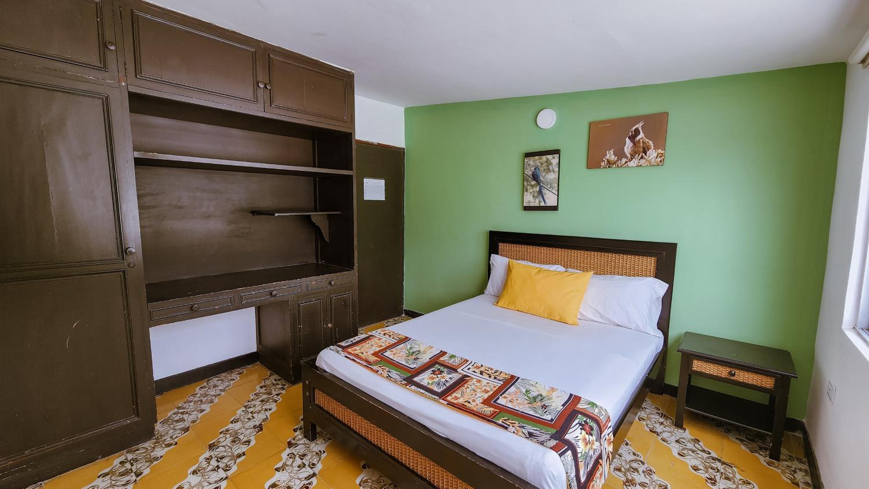Double Room with Shared Bathroom photo 3