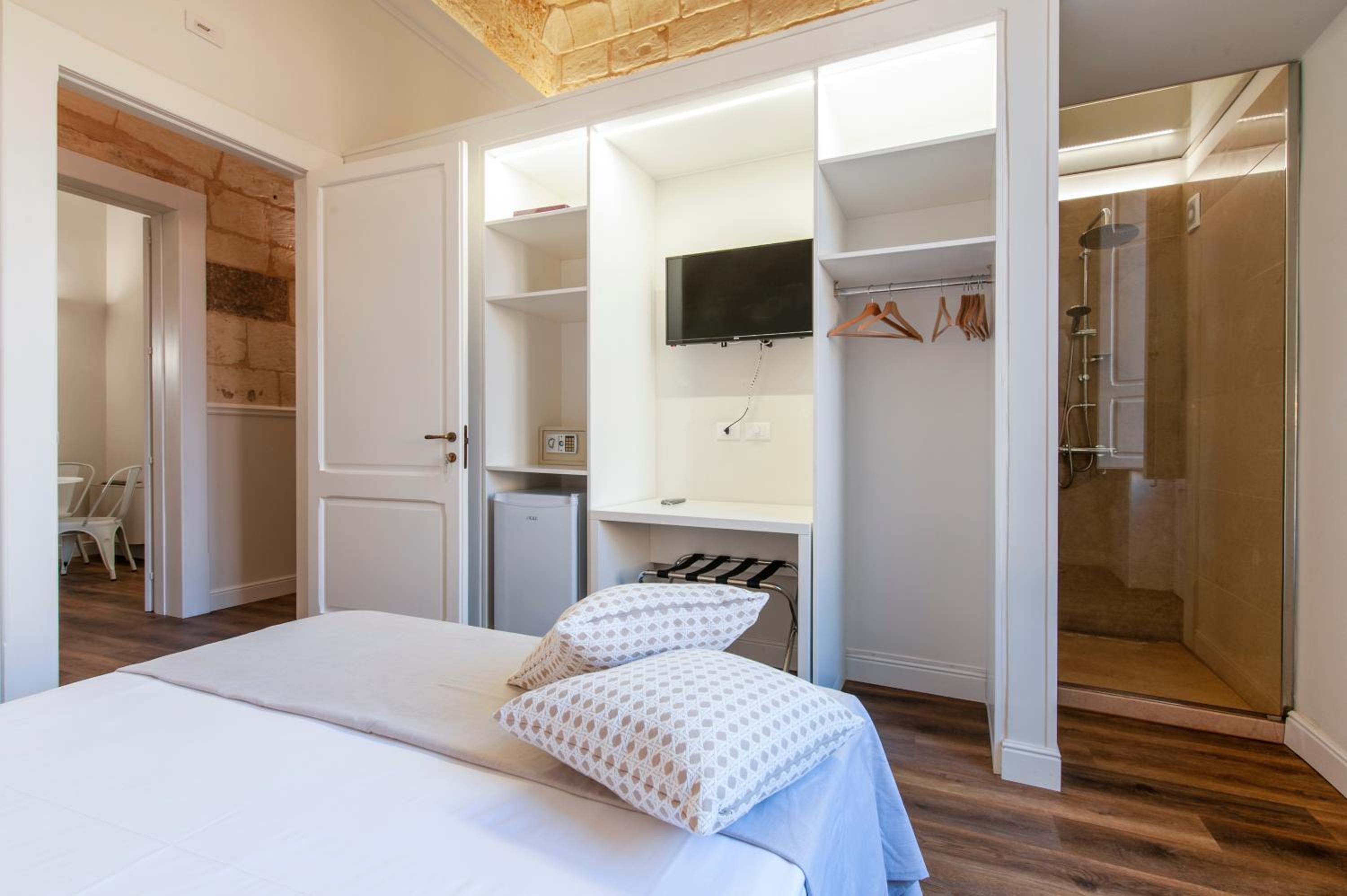 Double Room with Balcony photo 2