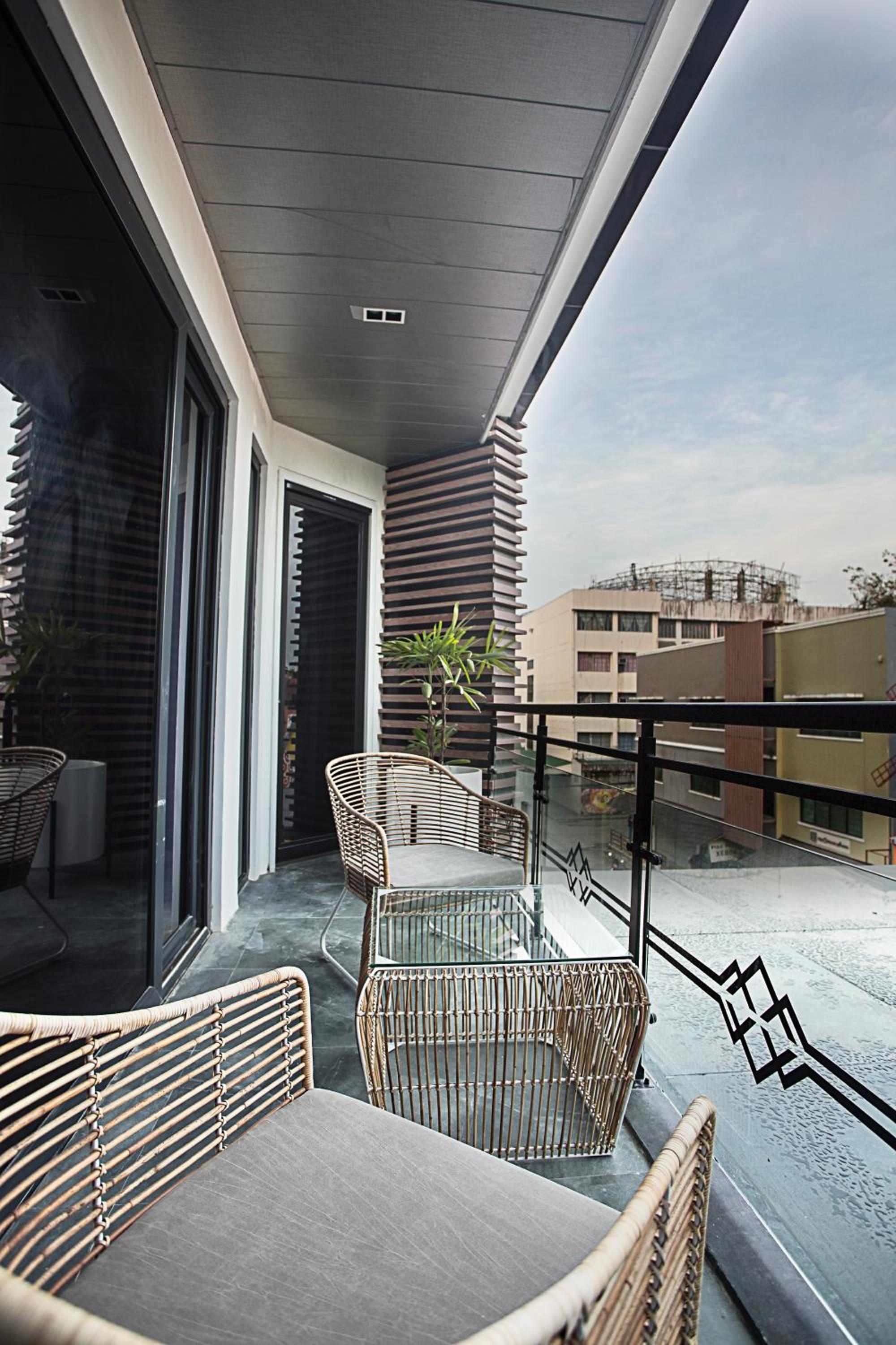 Premiere Suite with Balcony - Photo 9