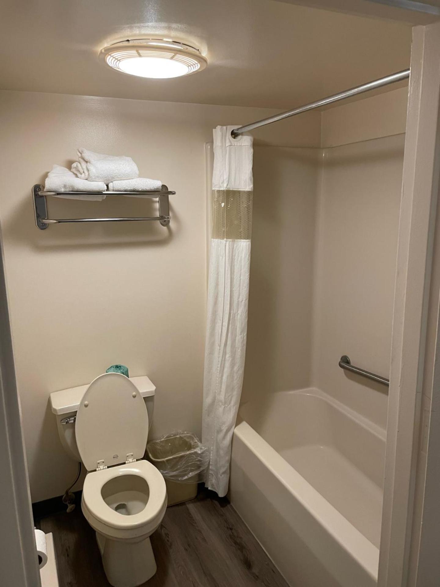 Superior King Suite - Photo 5