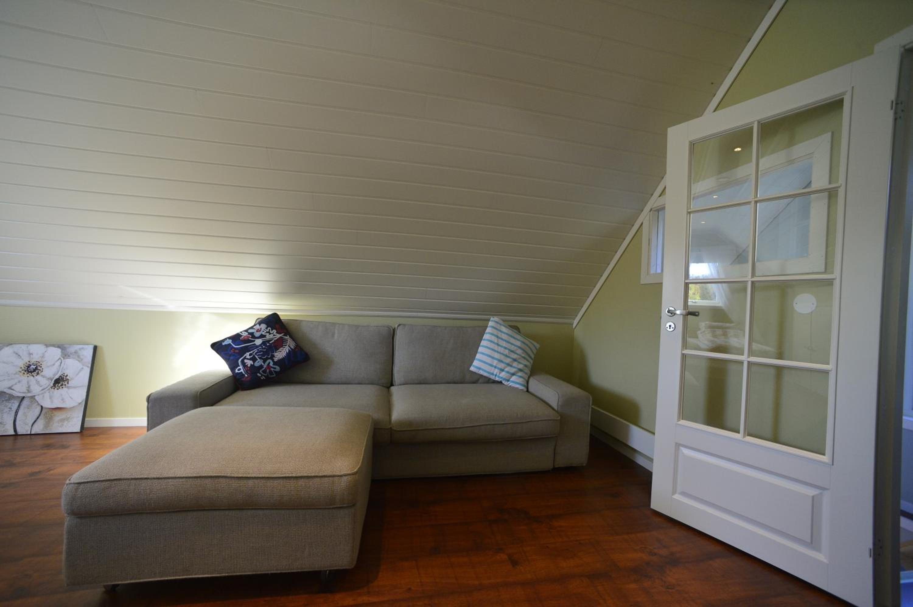 One-Bedroom House - Photo 27
