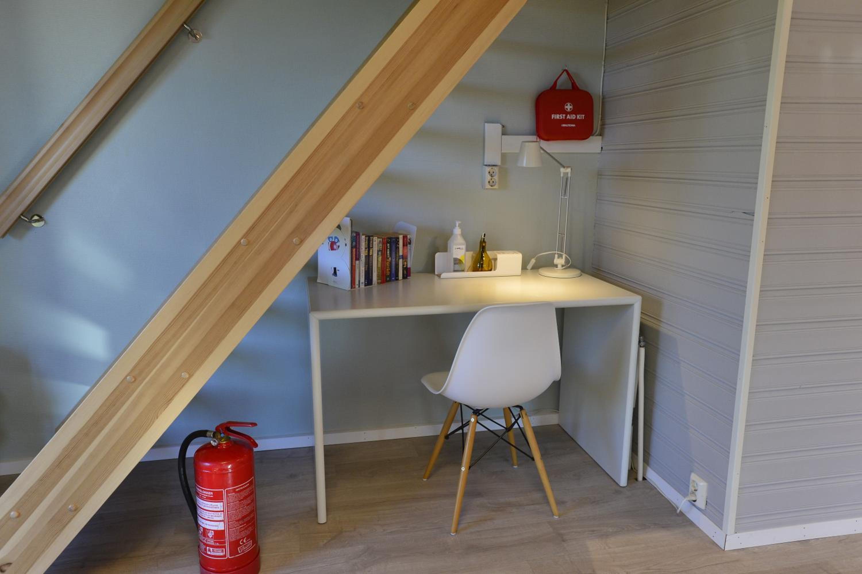 One-Bedroom House - Photo 31