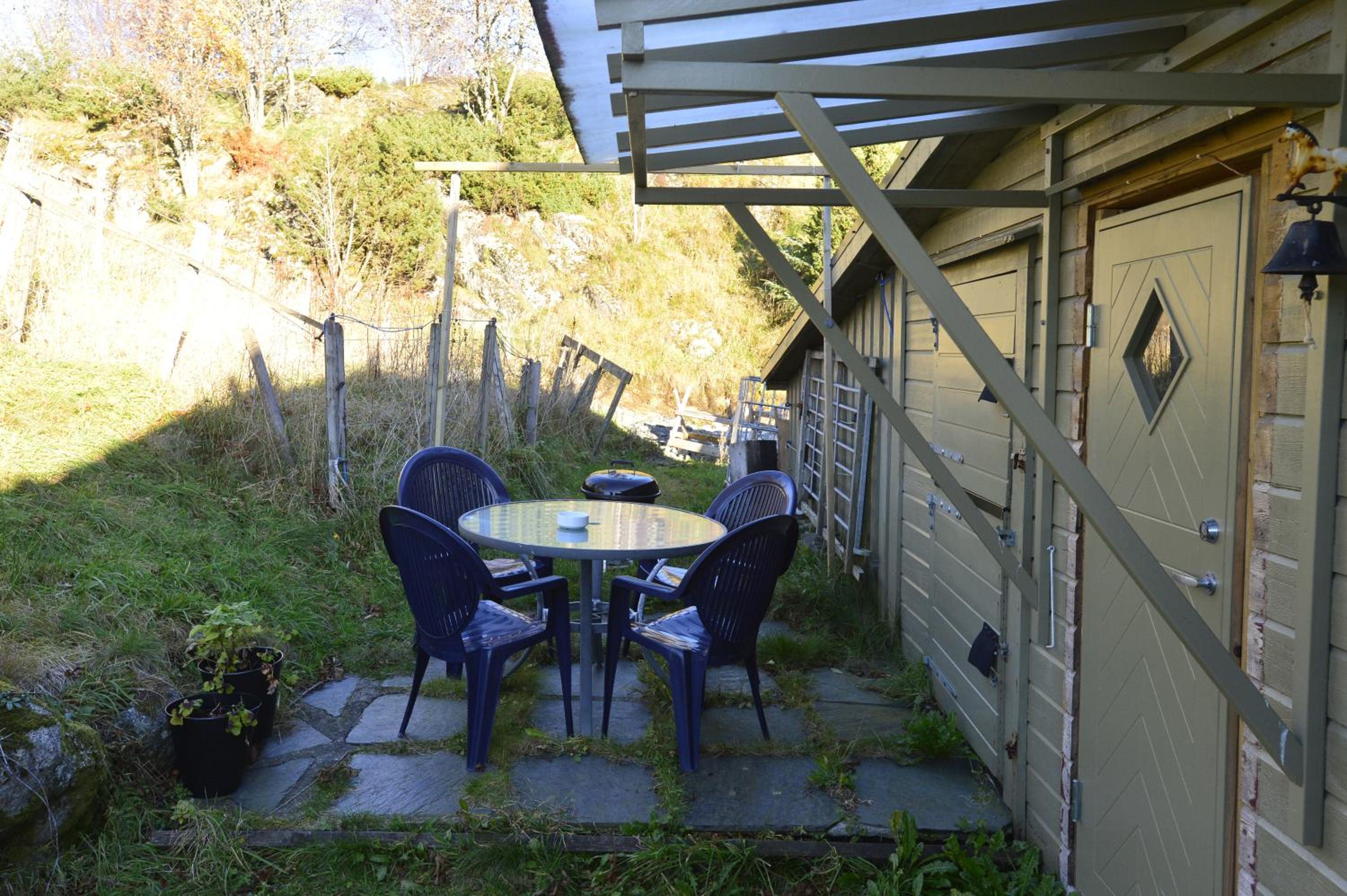 One-Bedroom House - Photo 11