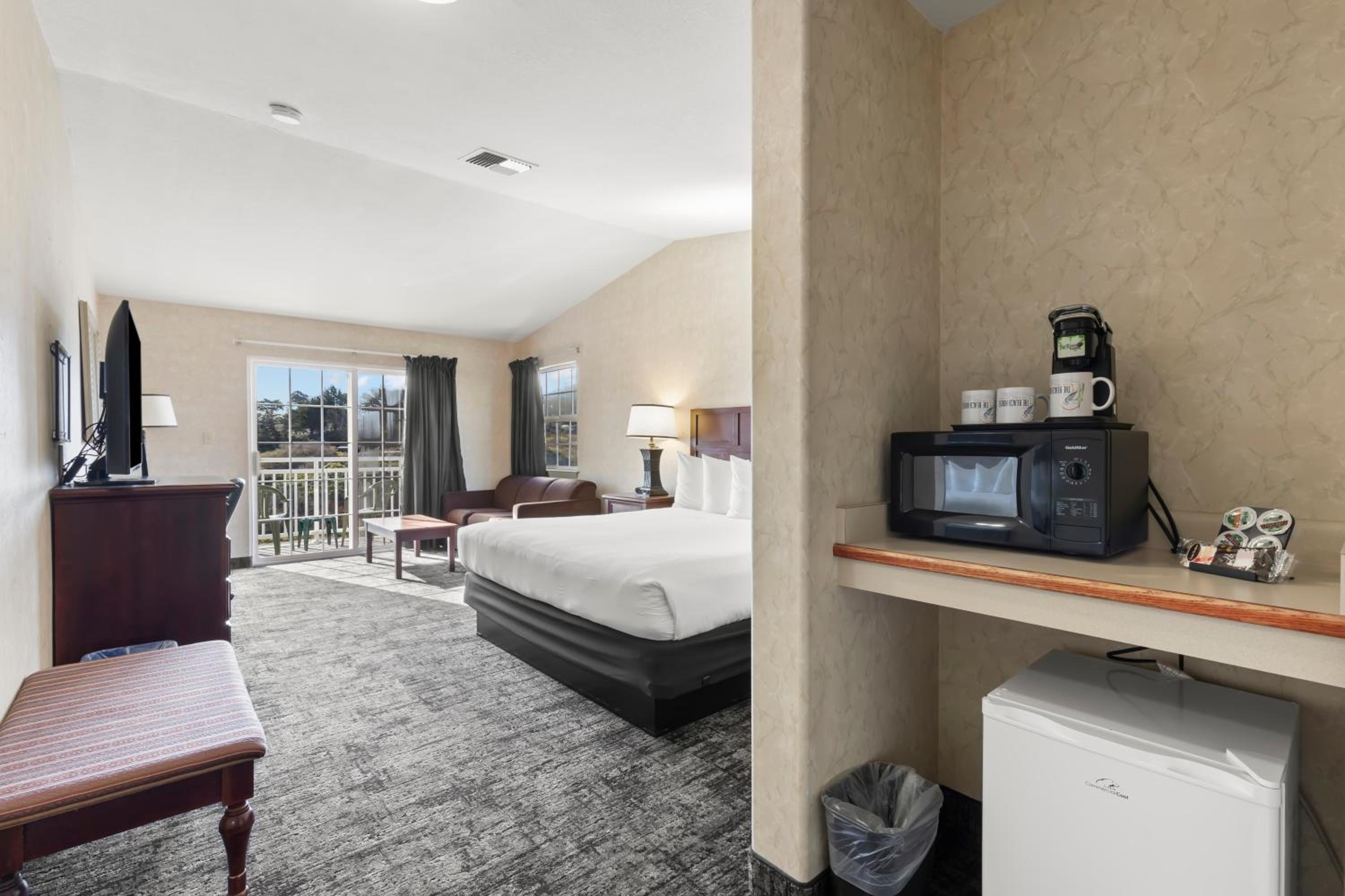 Premium King with Balcony Estuary View - Photo 7