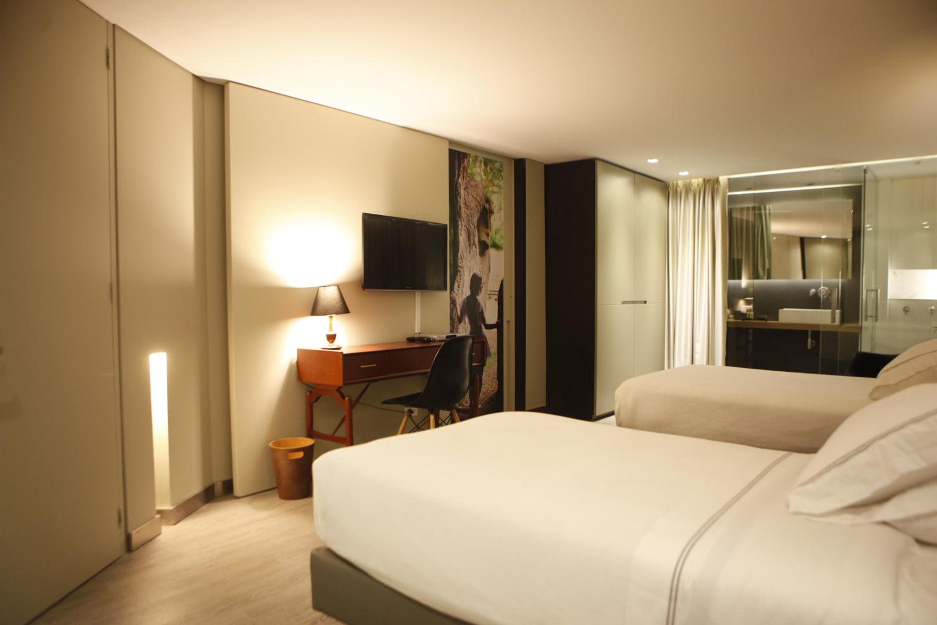 Suite (3 Adults) photo 3
