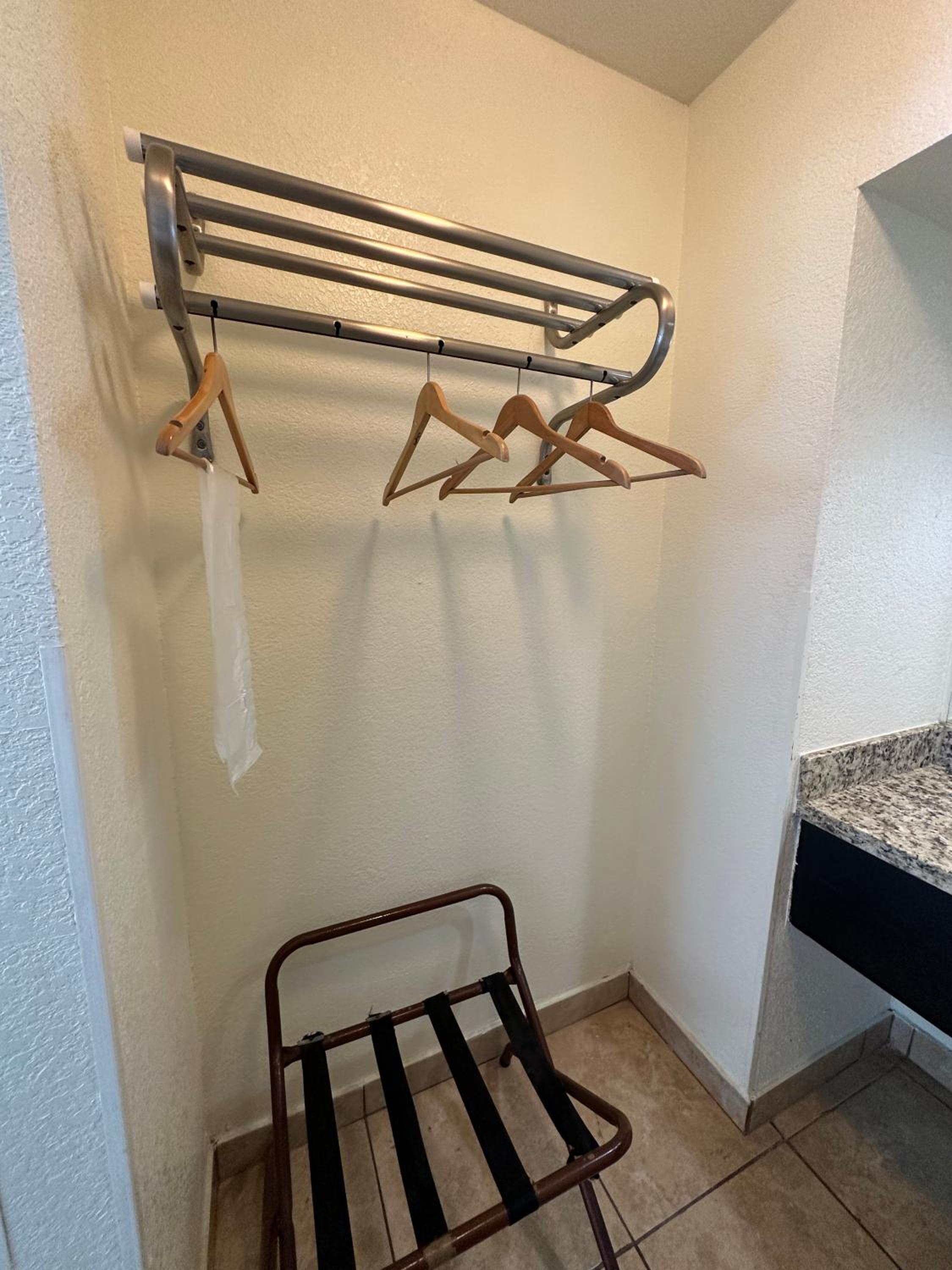 Double or Twin Room - Photo 5