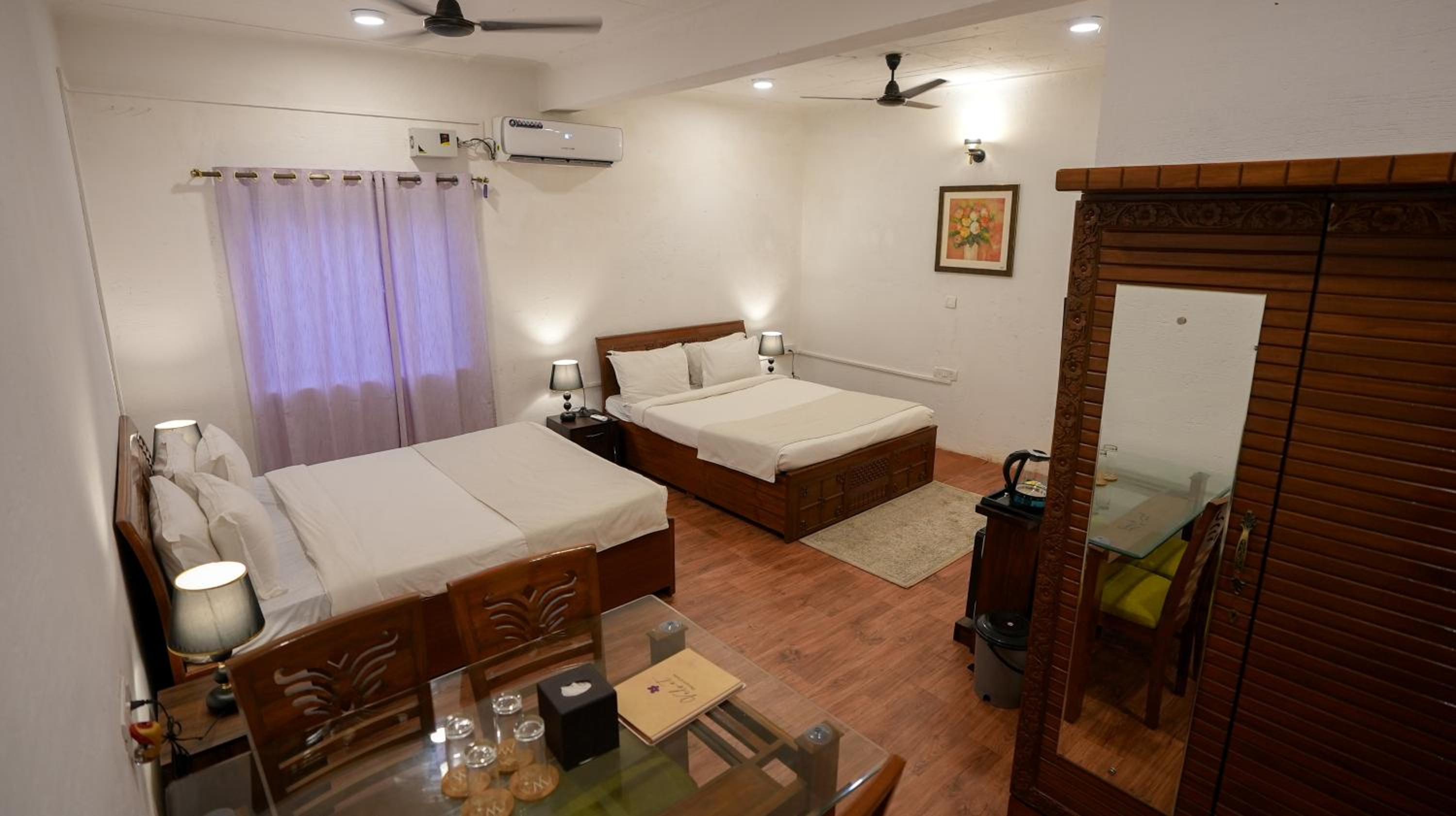 Deluxe Queen Room with Two Queen Beds photo 1