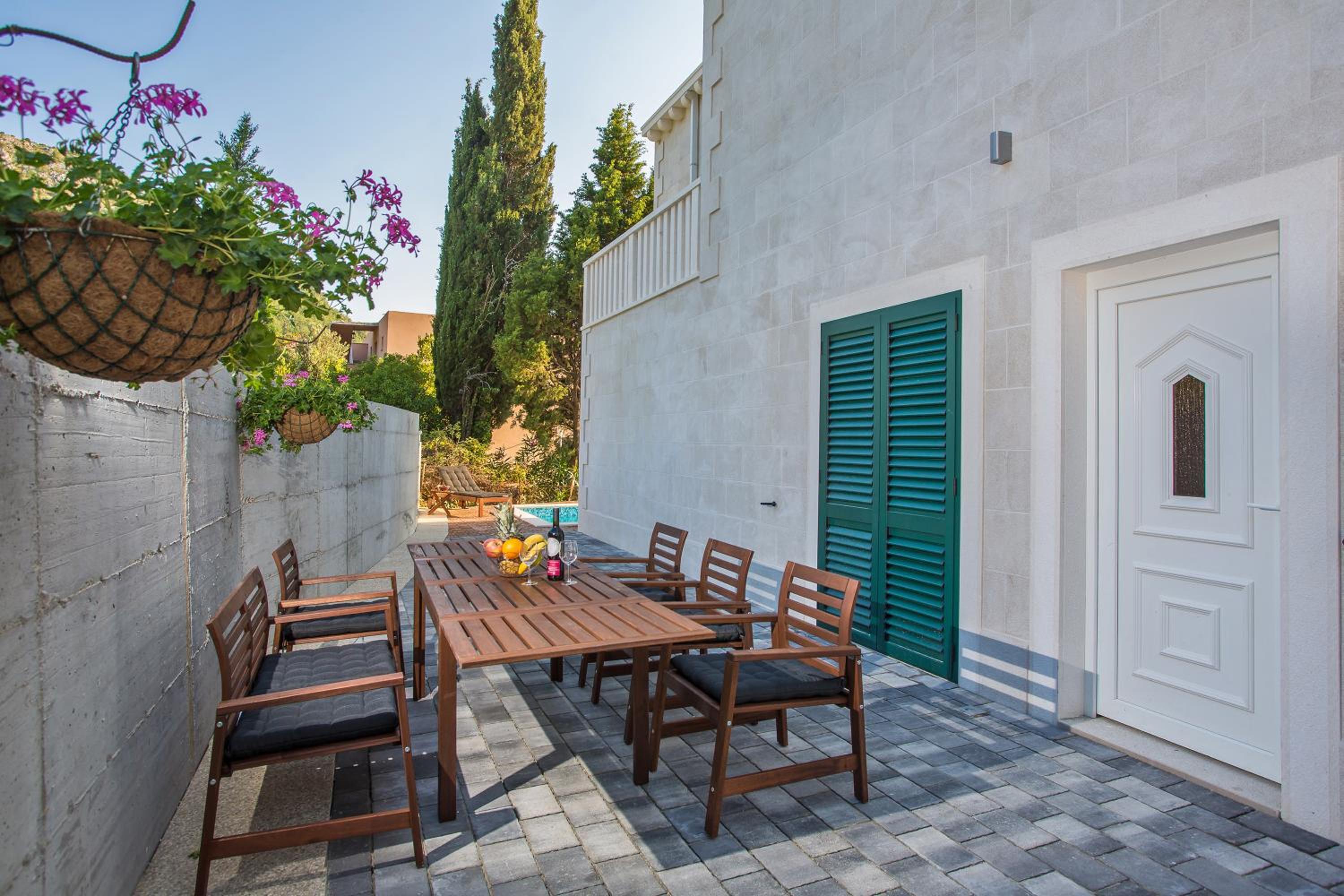 One-Bedroom Apartment with Terrace - Photo 8
