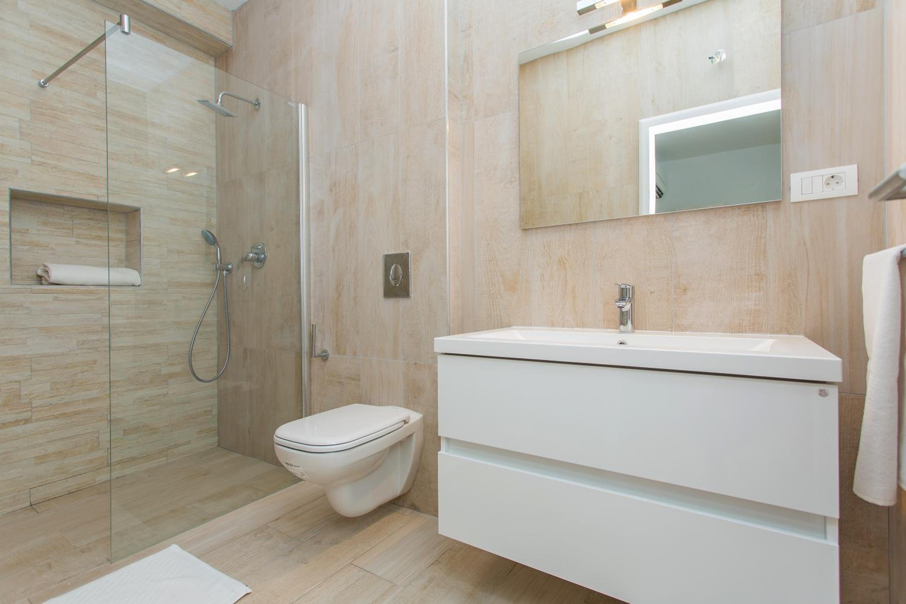 Double Room - Photo 5