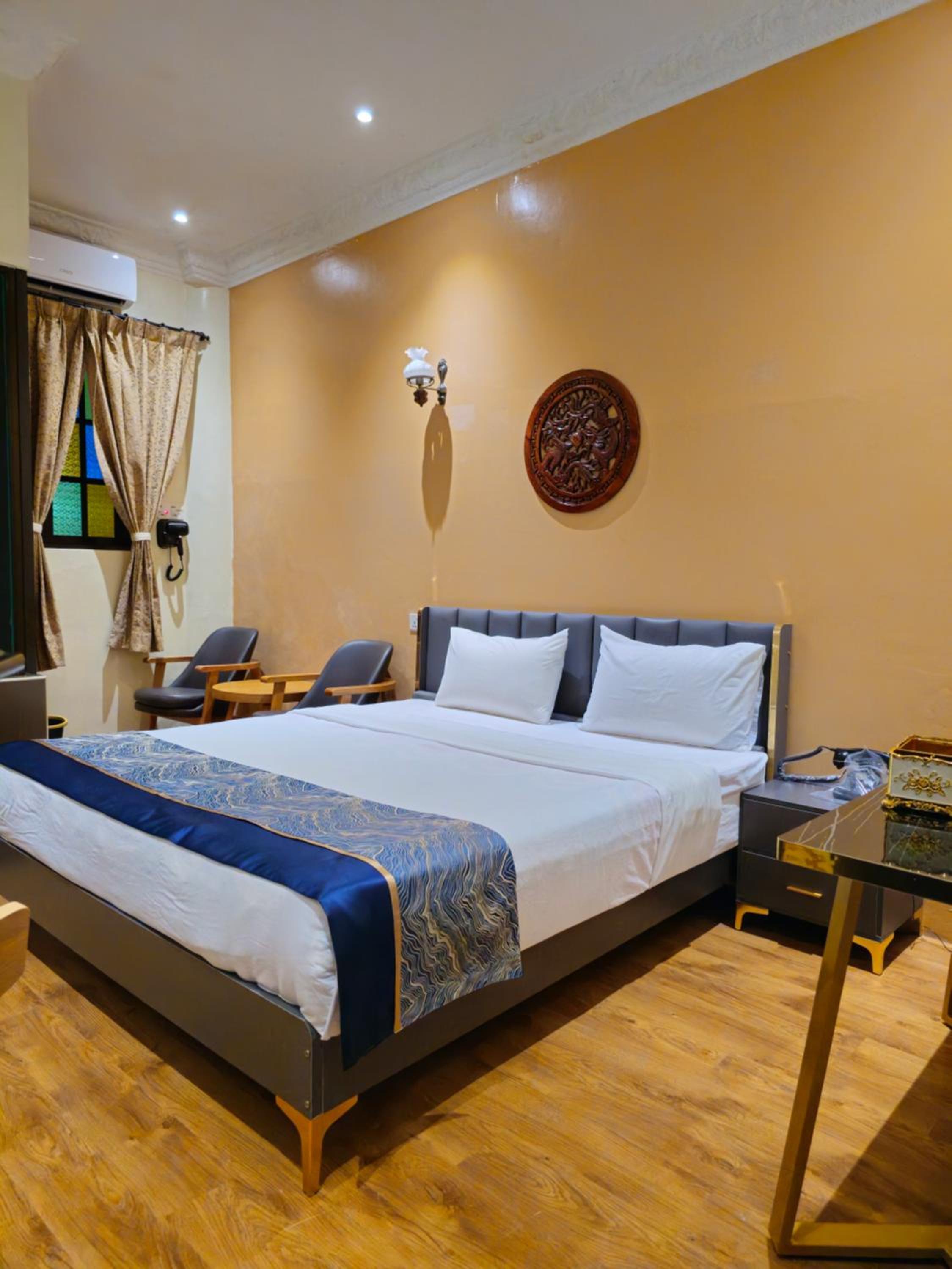 Standard King Room - Photo 1