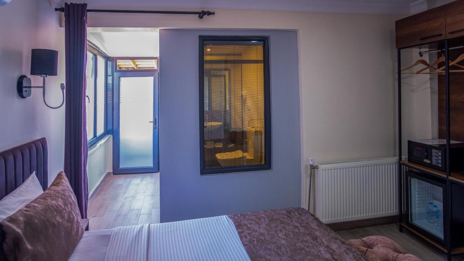 Double Room with Terrace - Photo 8