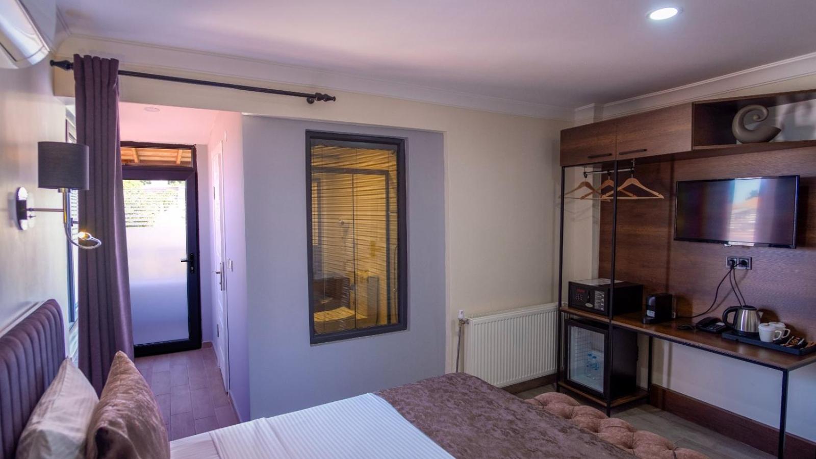 Double Room with Terrace - Photo 6