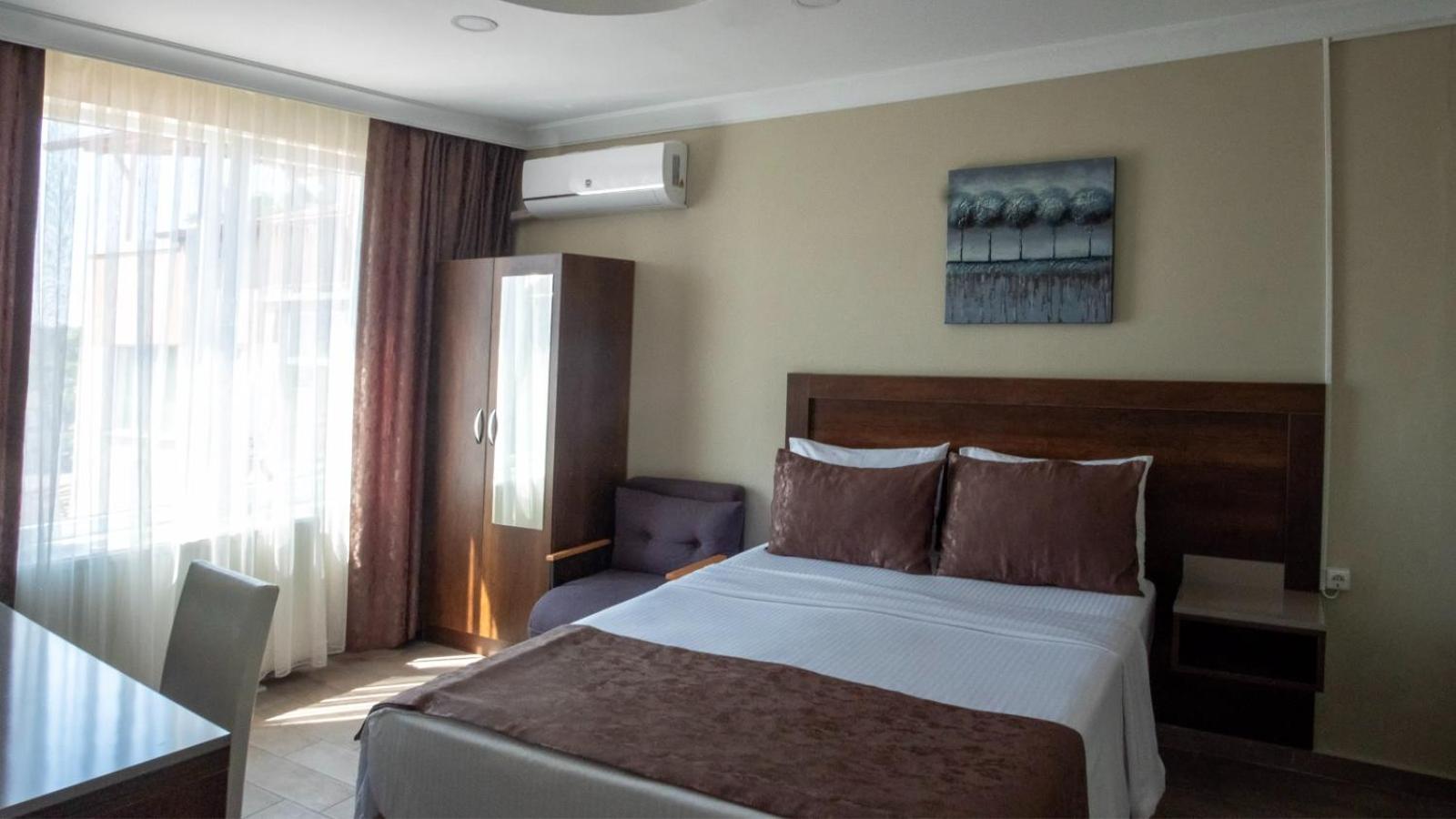 Double Room - Photo 23