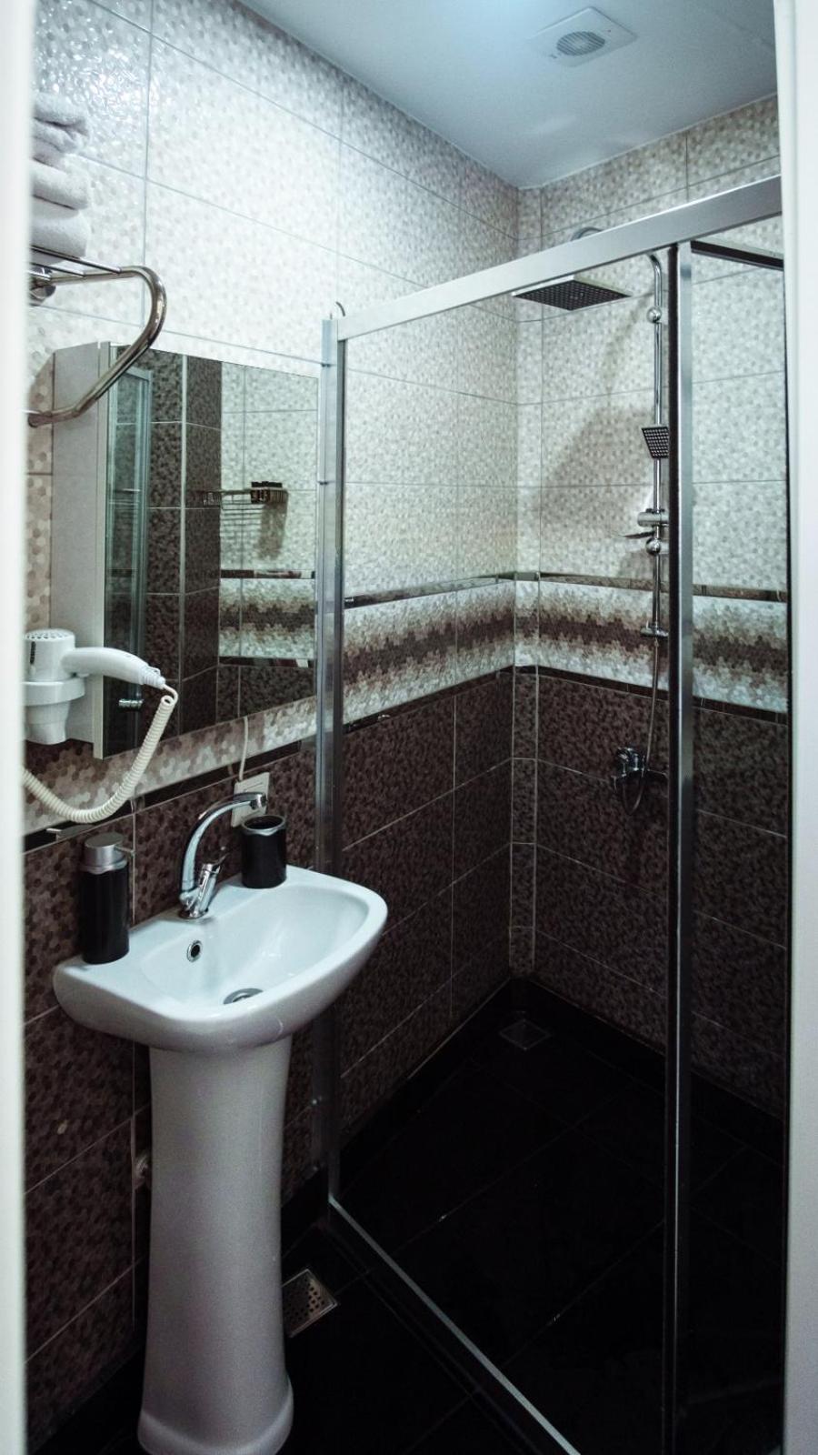 Double Room - Photo 24