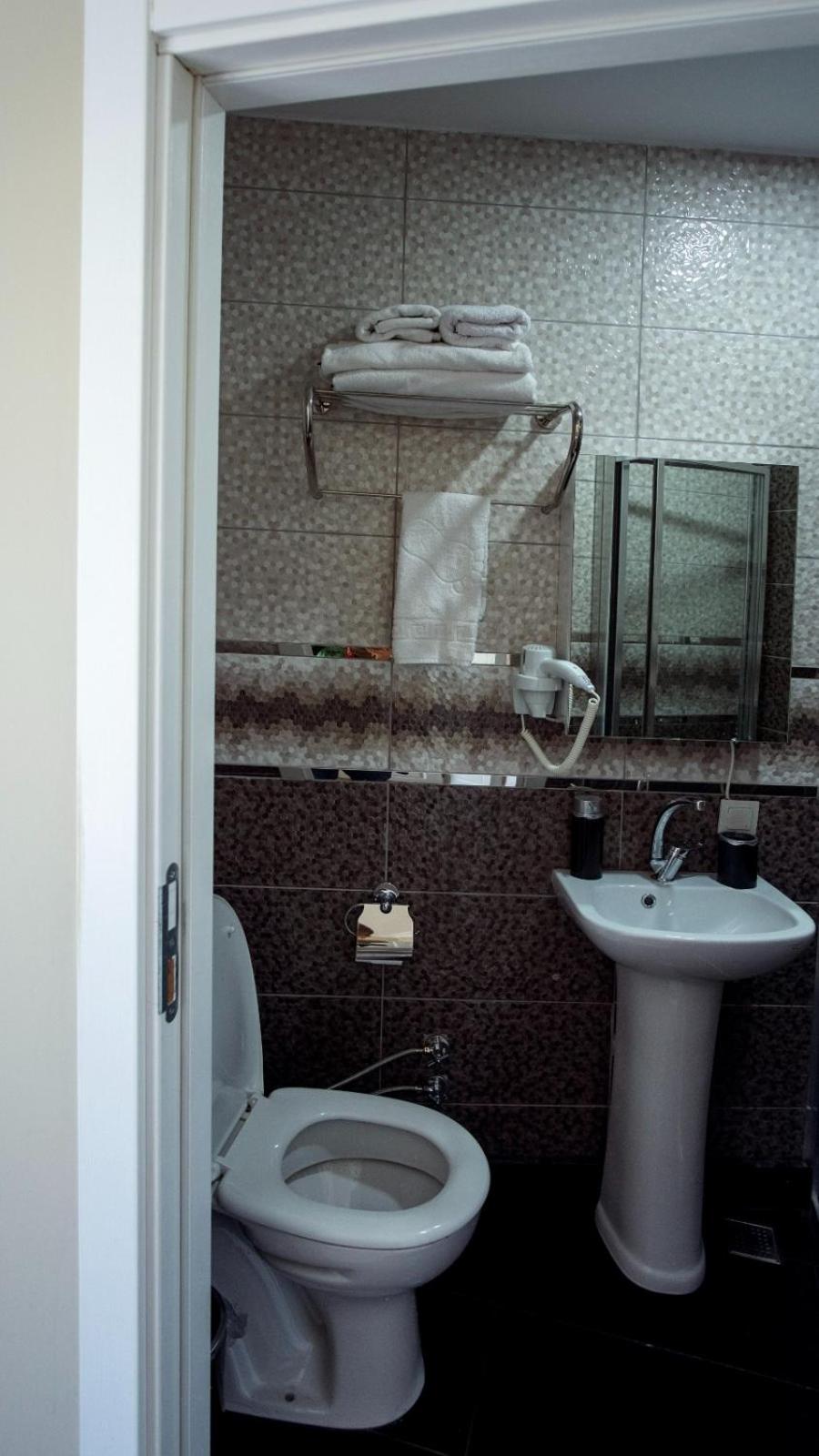 Double Room - Photo 25