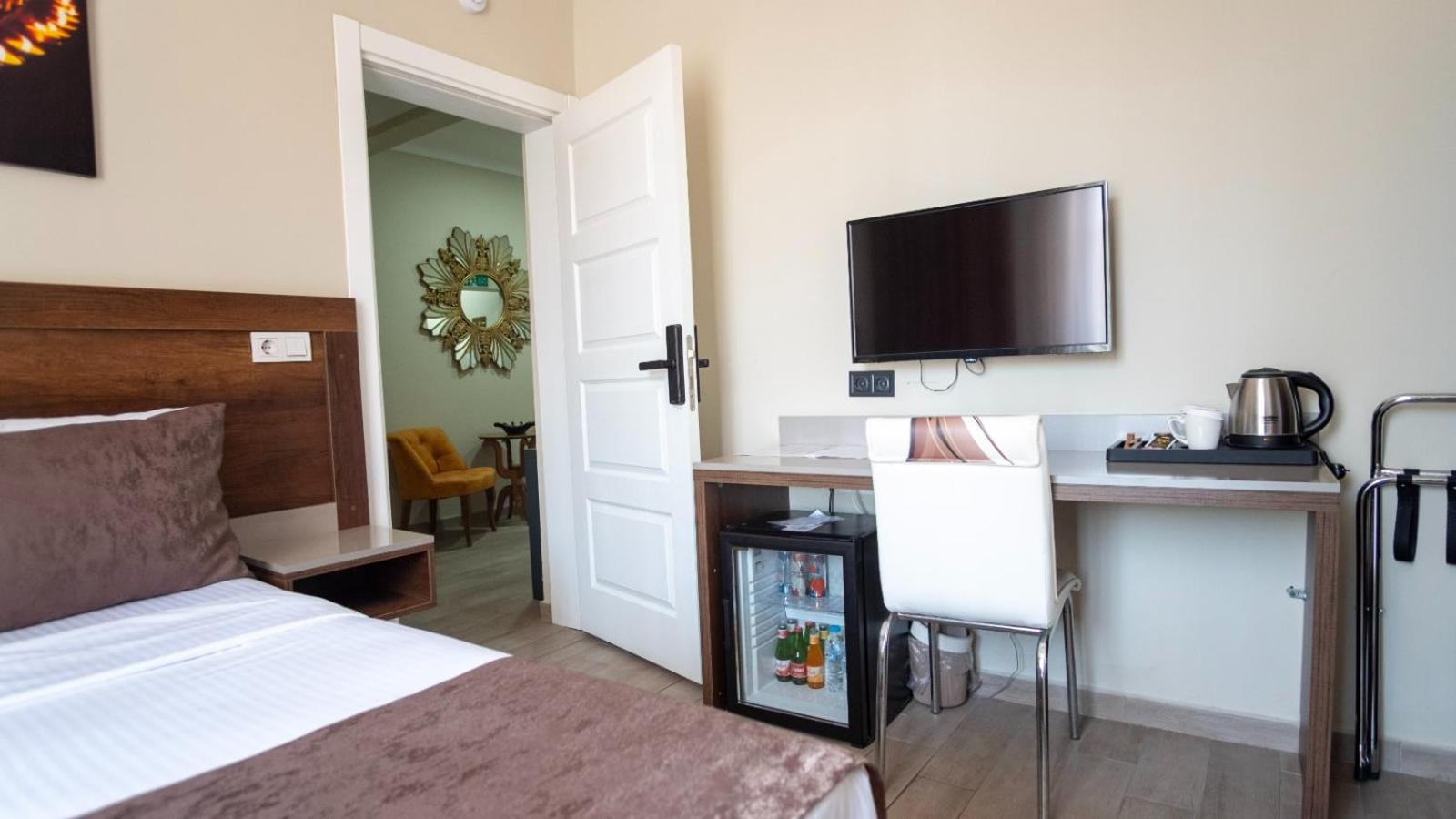 Double Room - Photo 19