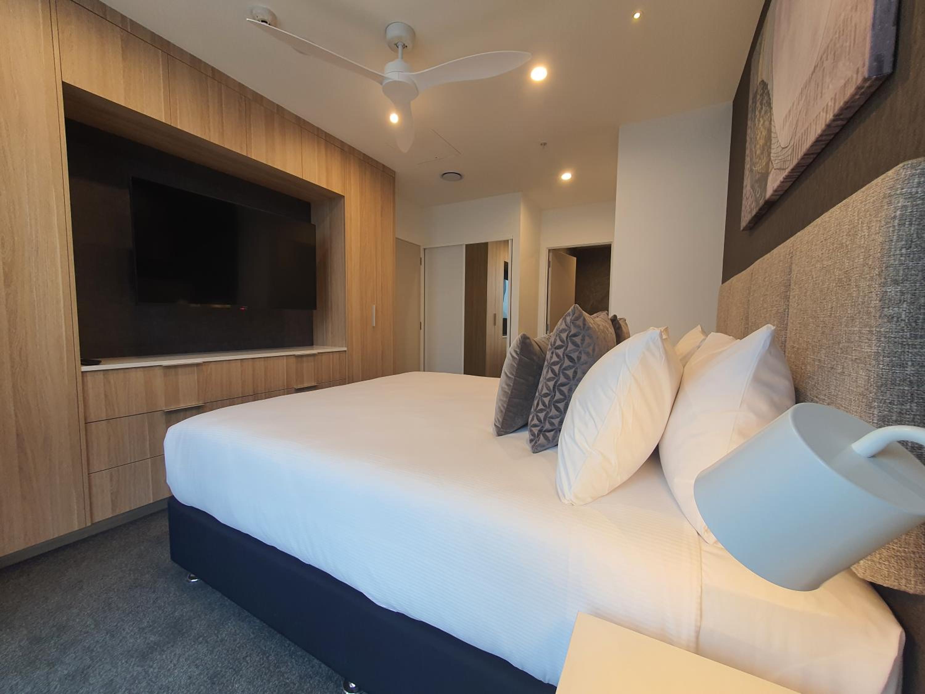 Two-Bedroom Apartment - Photo 2