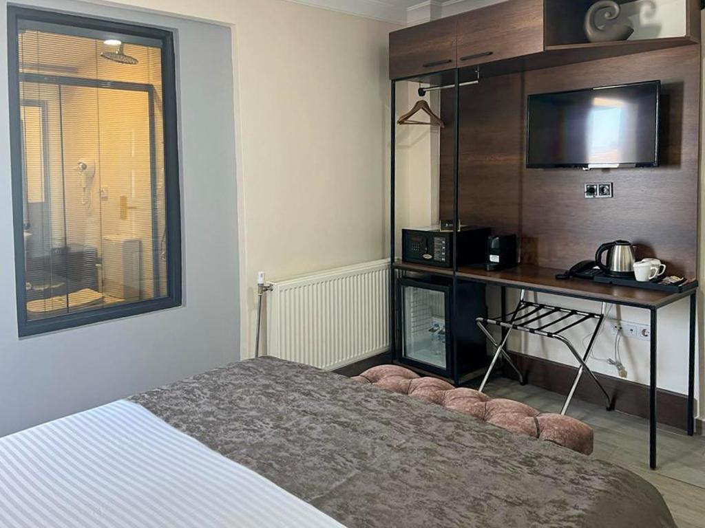 Double Room with Terrace - Photo 3