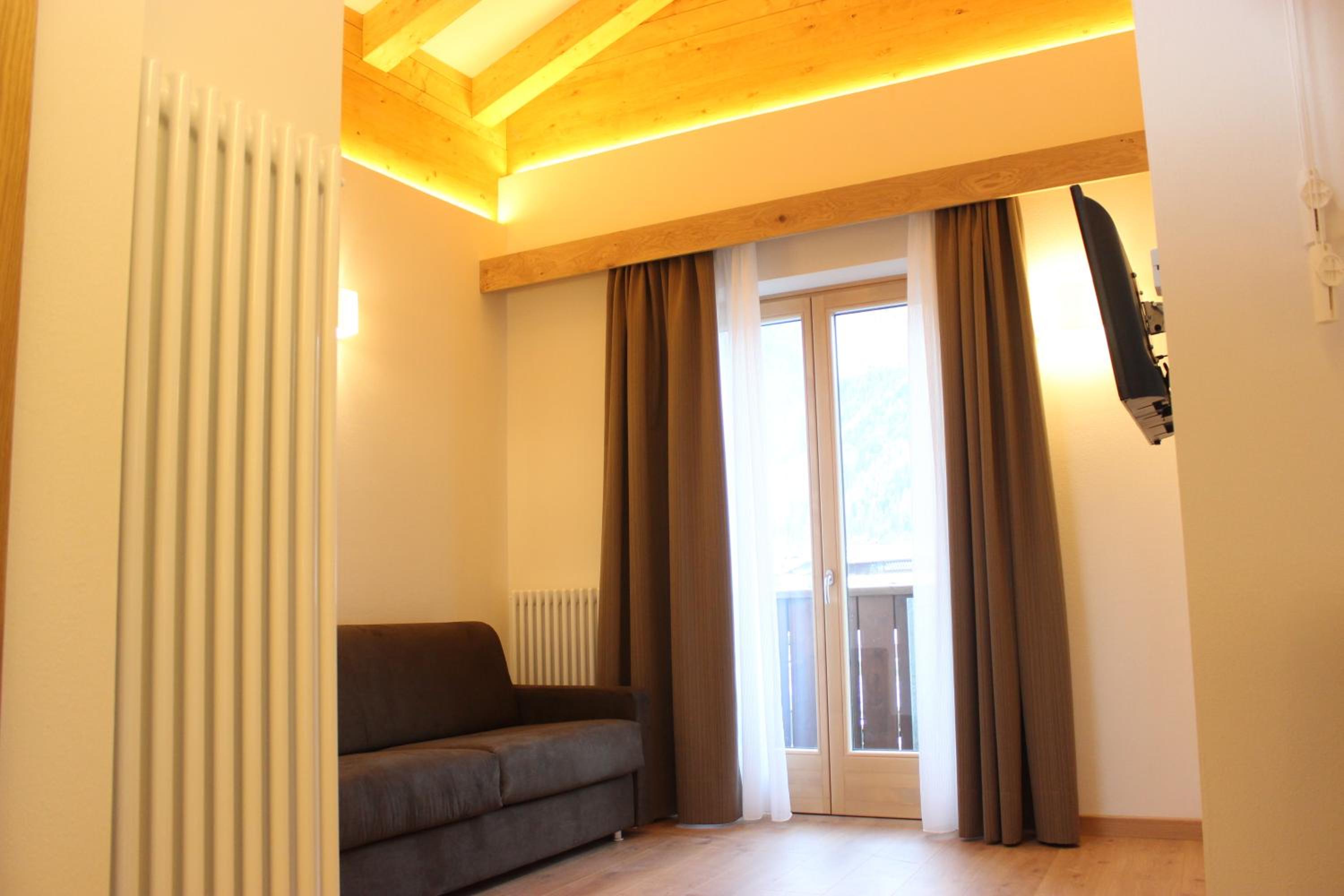 Family Suite with Balcony photo 2