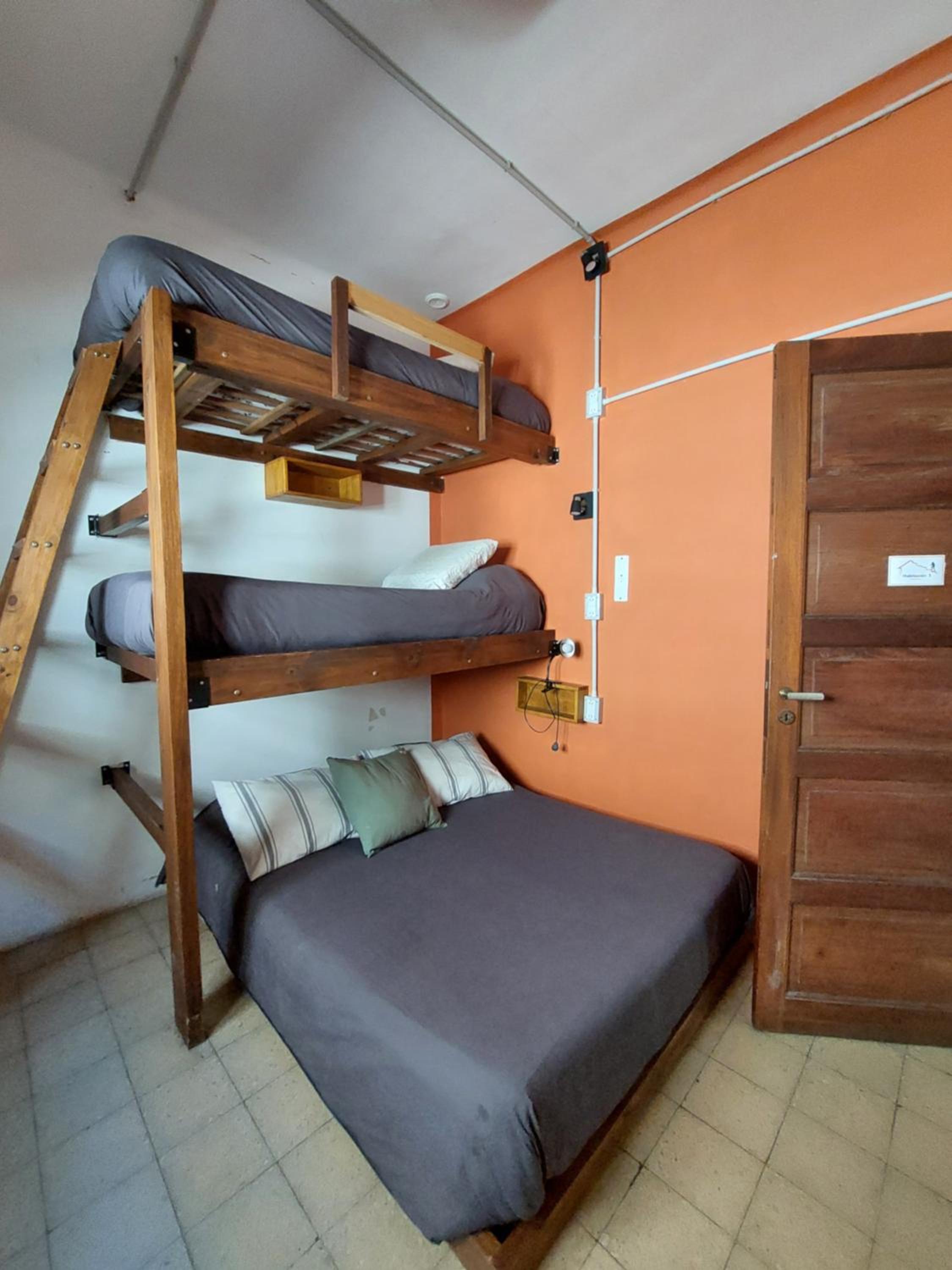 Quadruple Room with Shared Bathroom photo 3