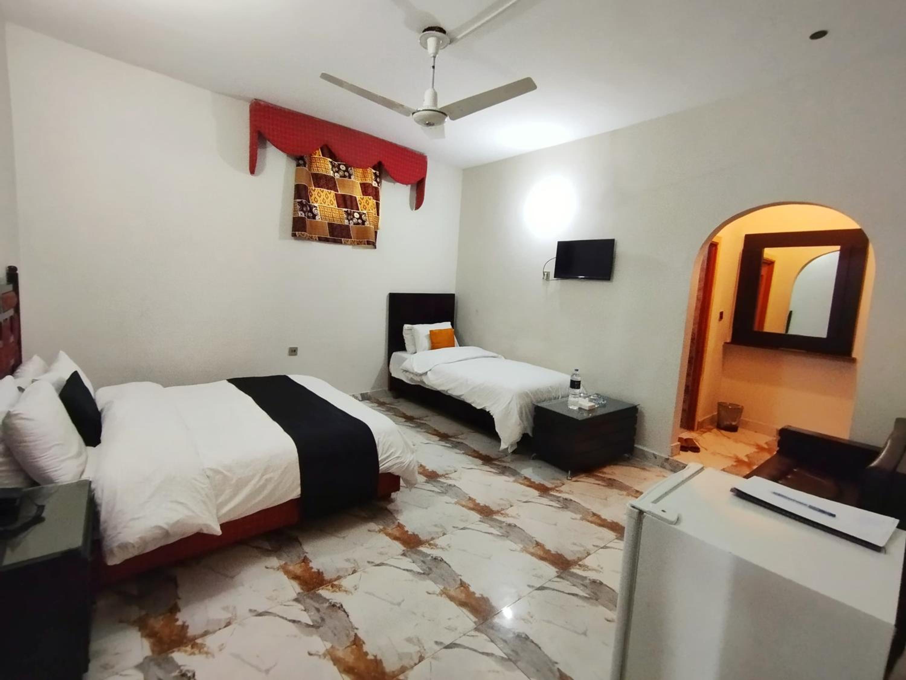 Deluxe Triple Room - Photo 1
