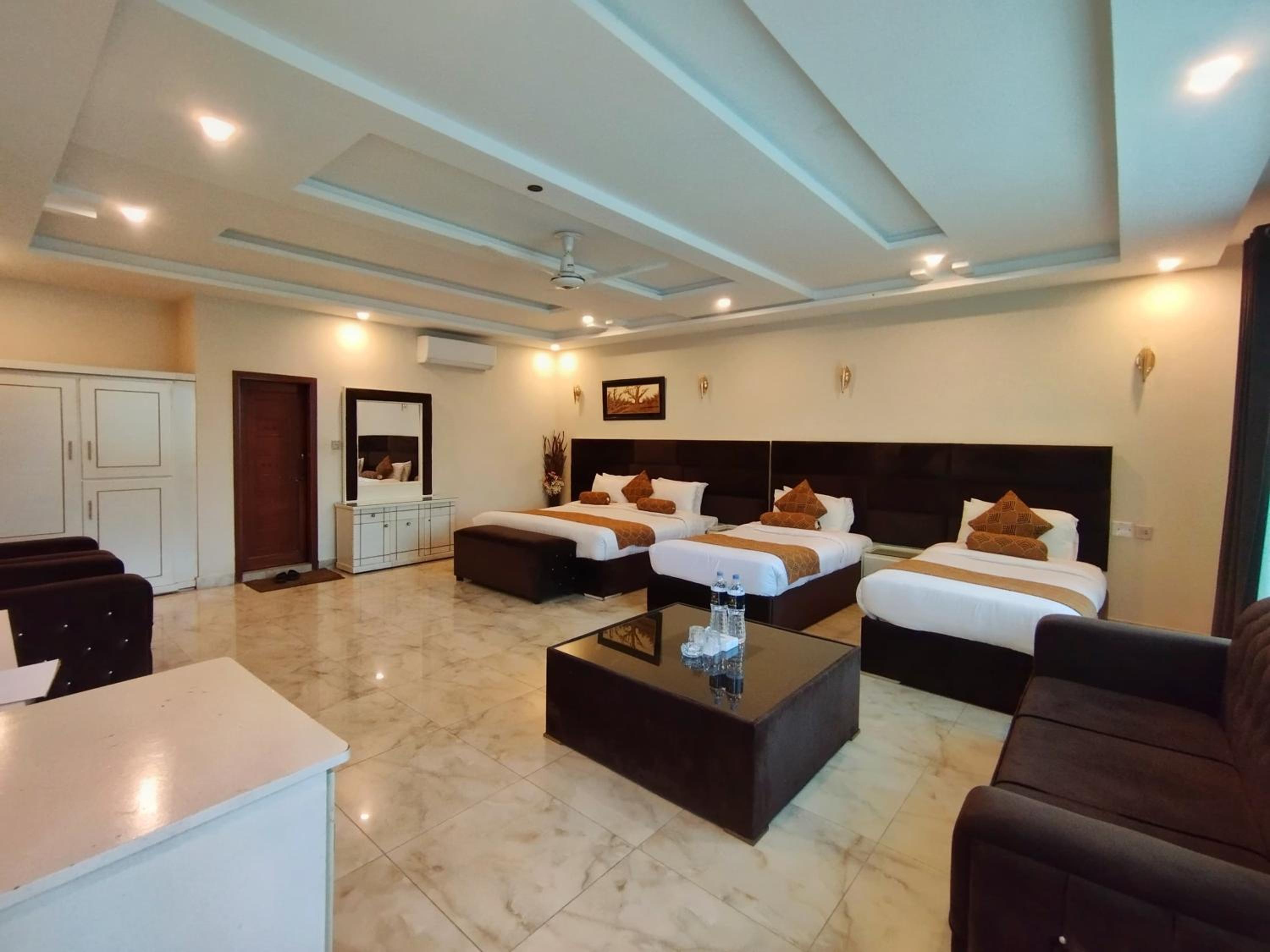Family Suite - Photo 1
