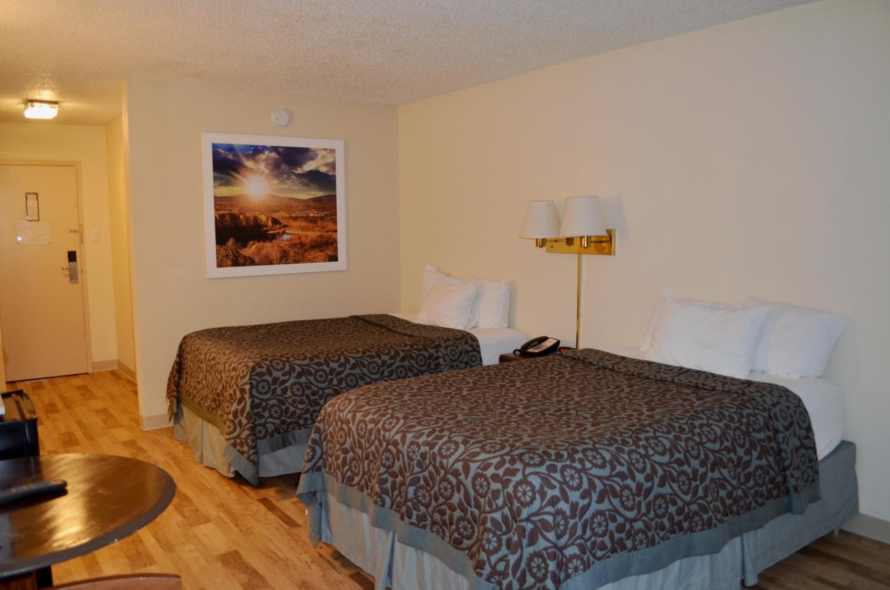 Standard Queen Room With Two Queen Beds photo 1