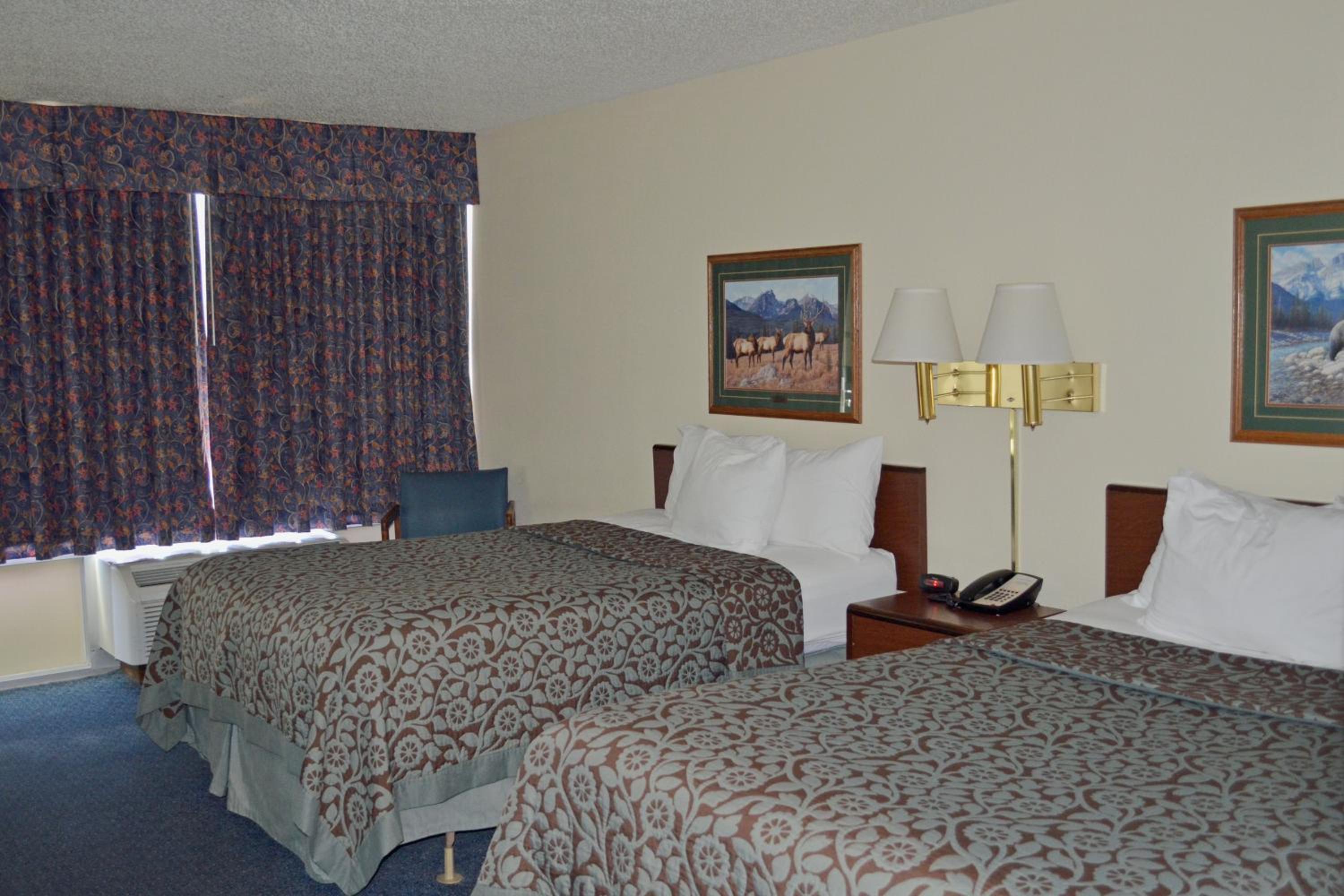 Double Room with Two Double Beds - Photo 1