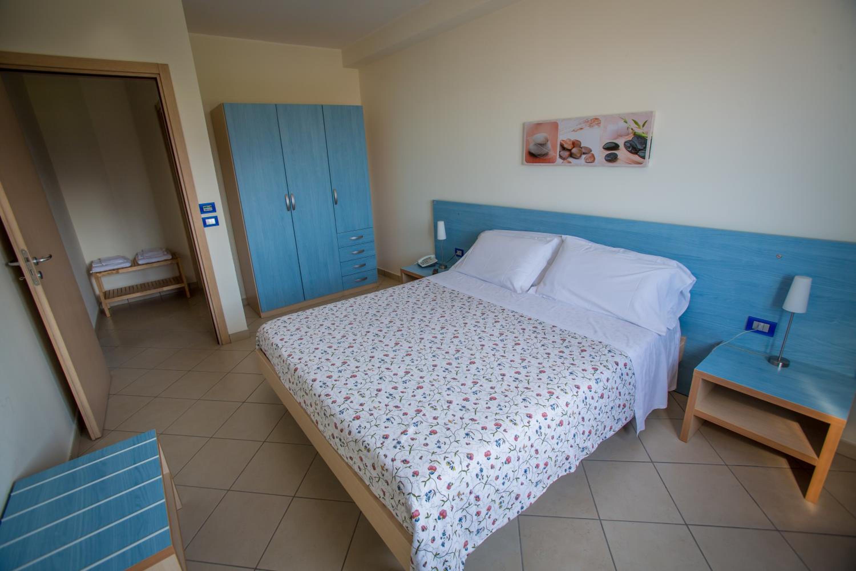 Double Room with Lounge - Photo 1