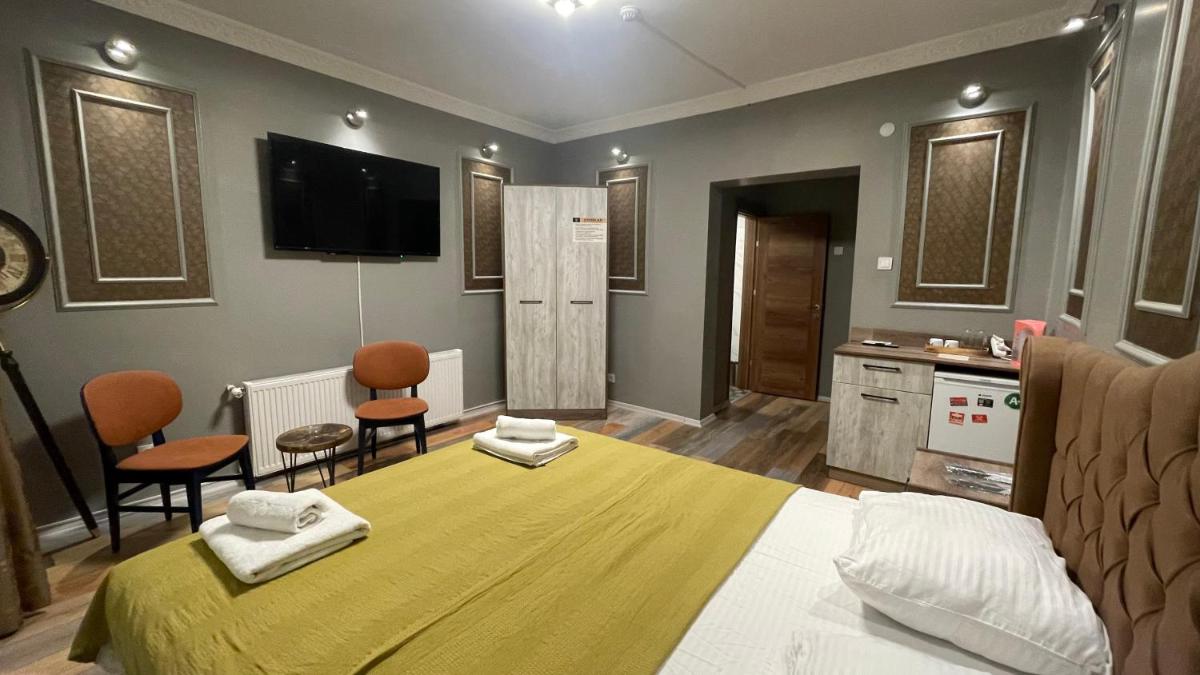 Deluxe Double Room with Shower photo 3