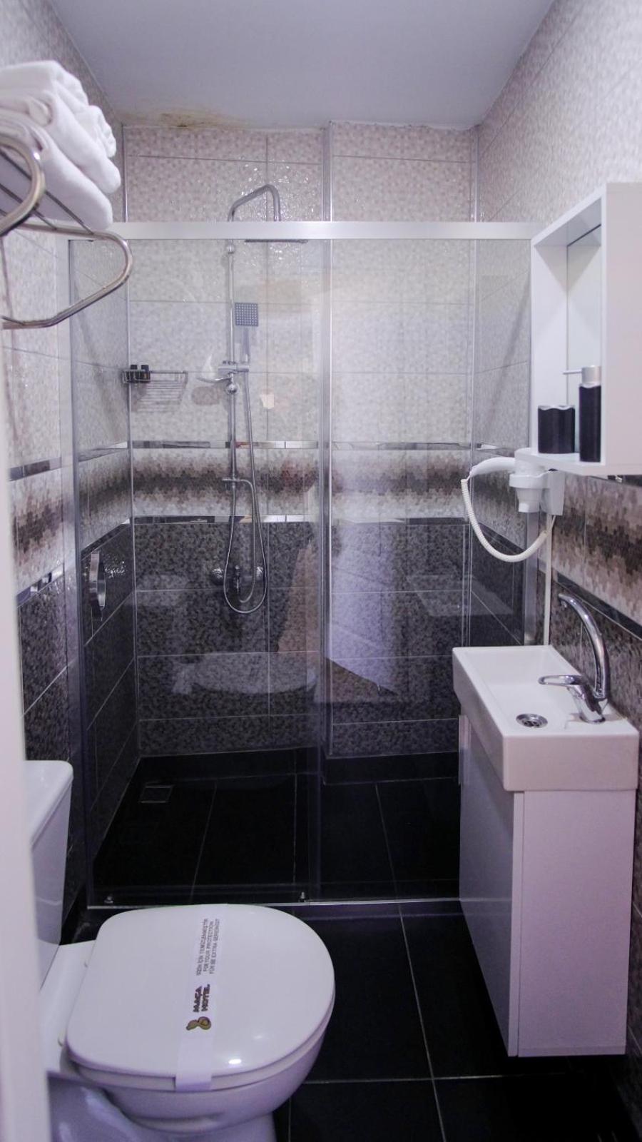 Double Room - Photo 8