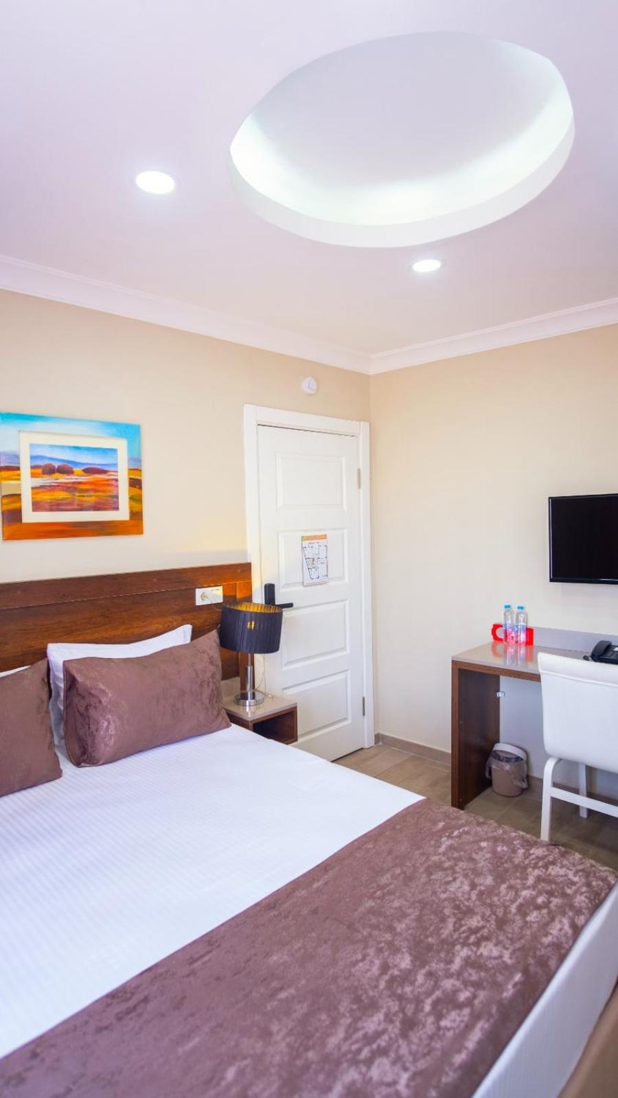 Double Room - Photo 7