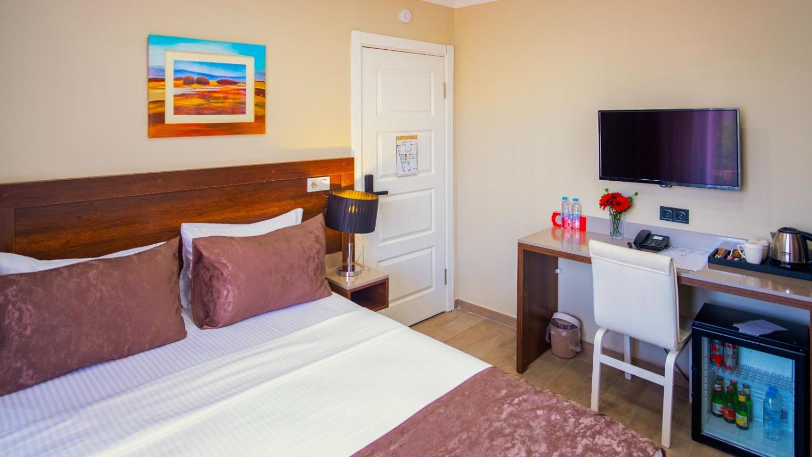 Double Room - Photo 6